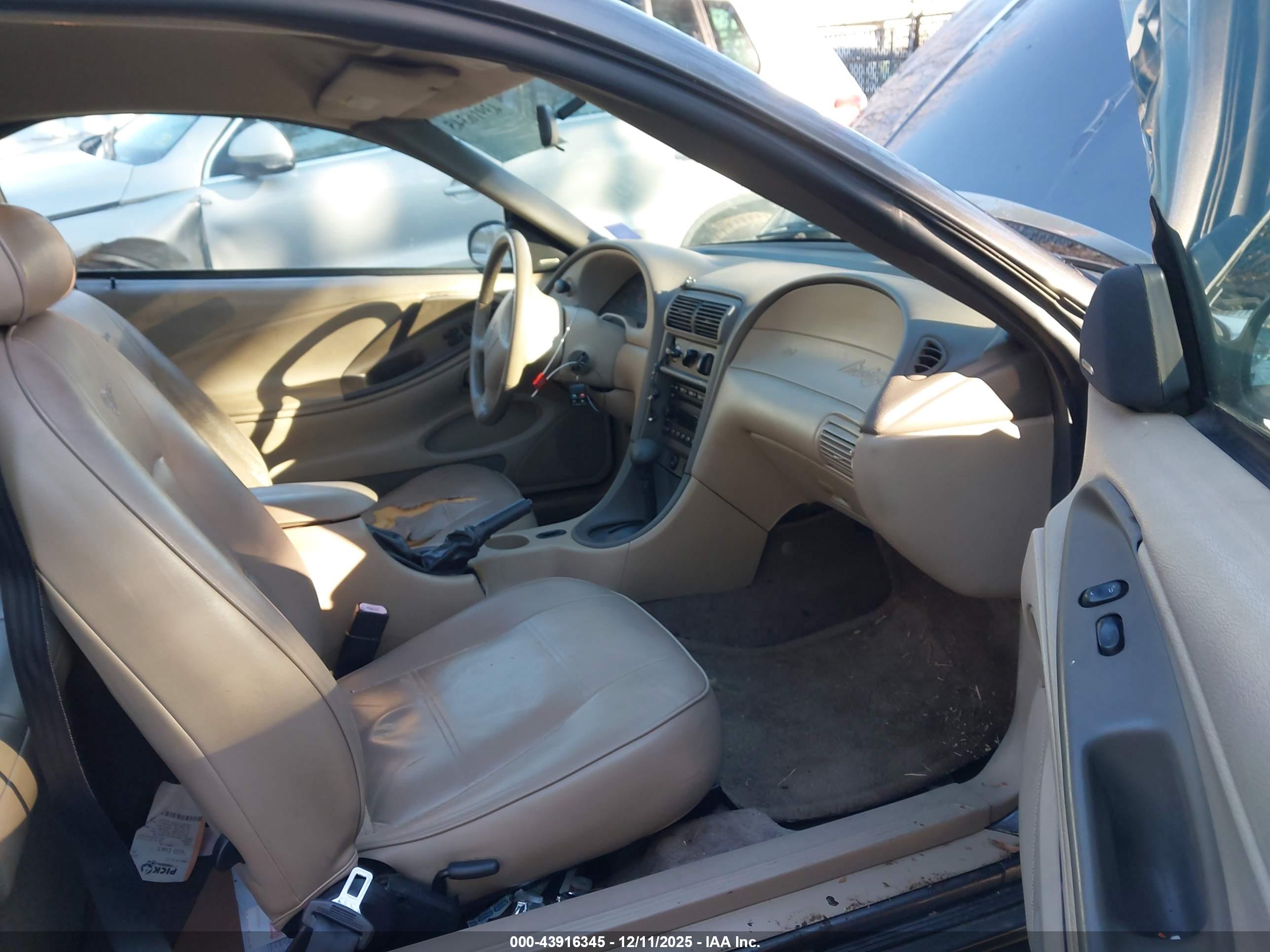 FORD MUSTANG image 5