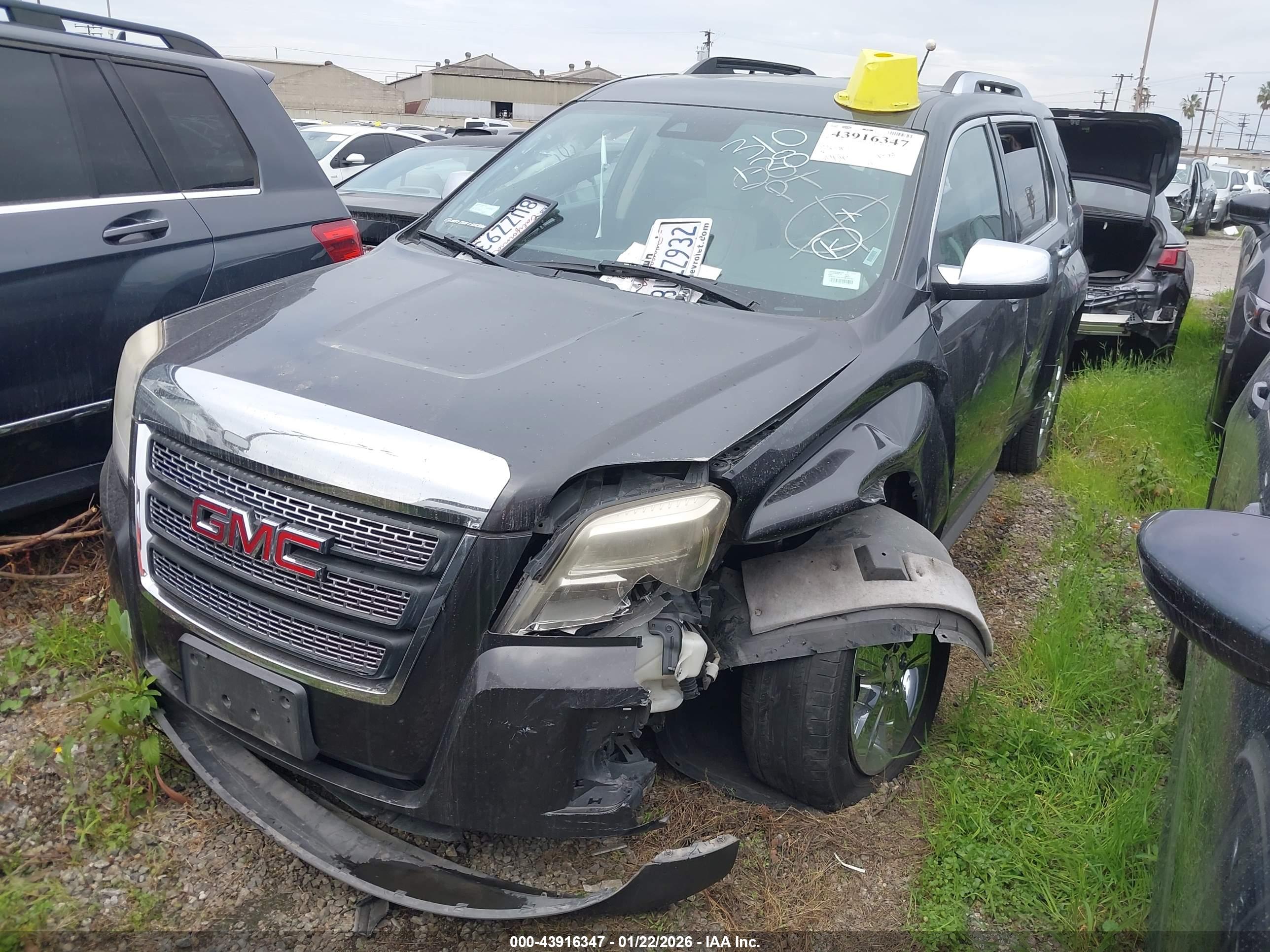 GMC TERRAIN image 2