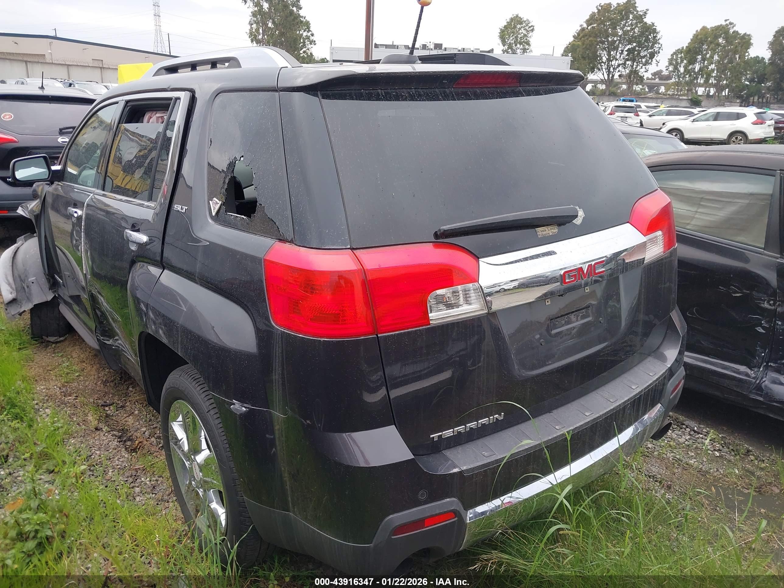 GMC TERRAIN image 3