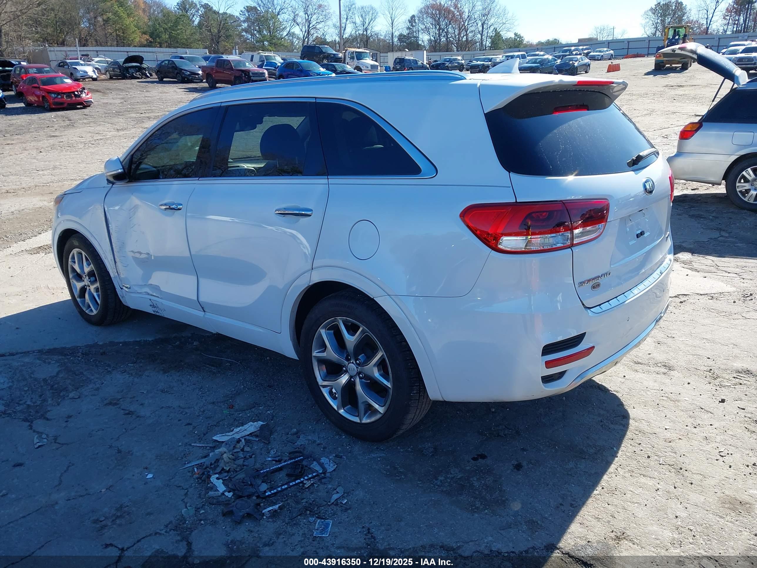 KIA SORENTO image 3