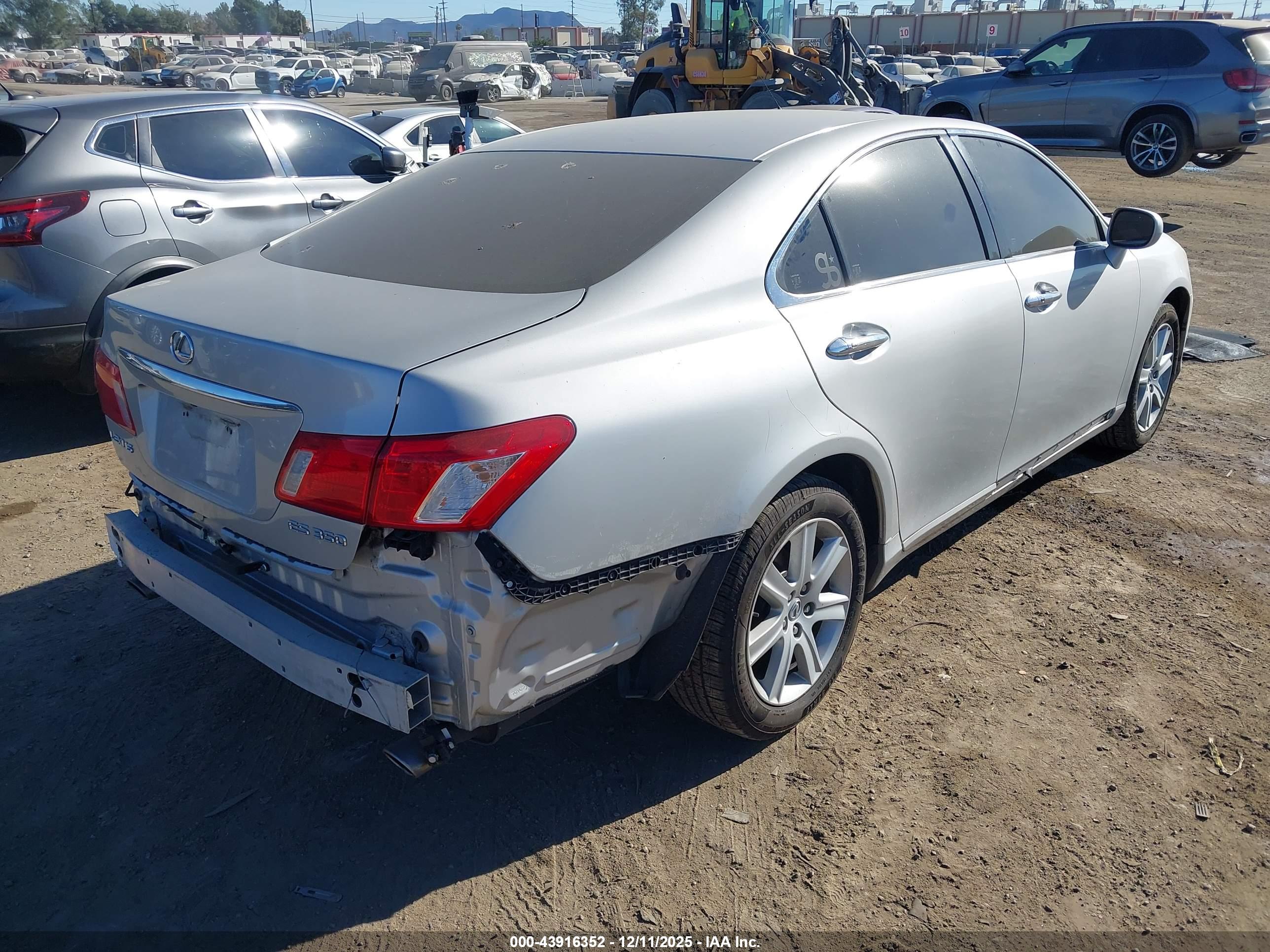 LEXUS ES image 4