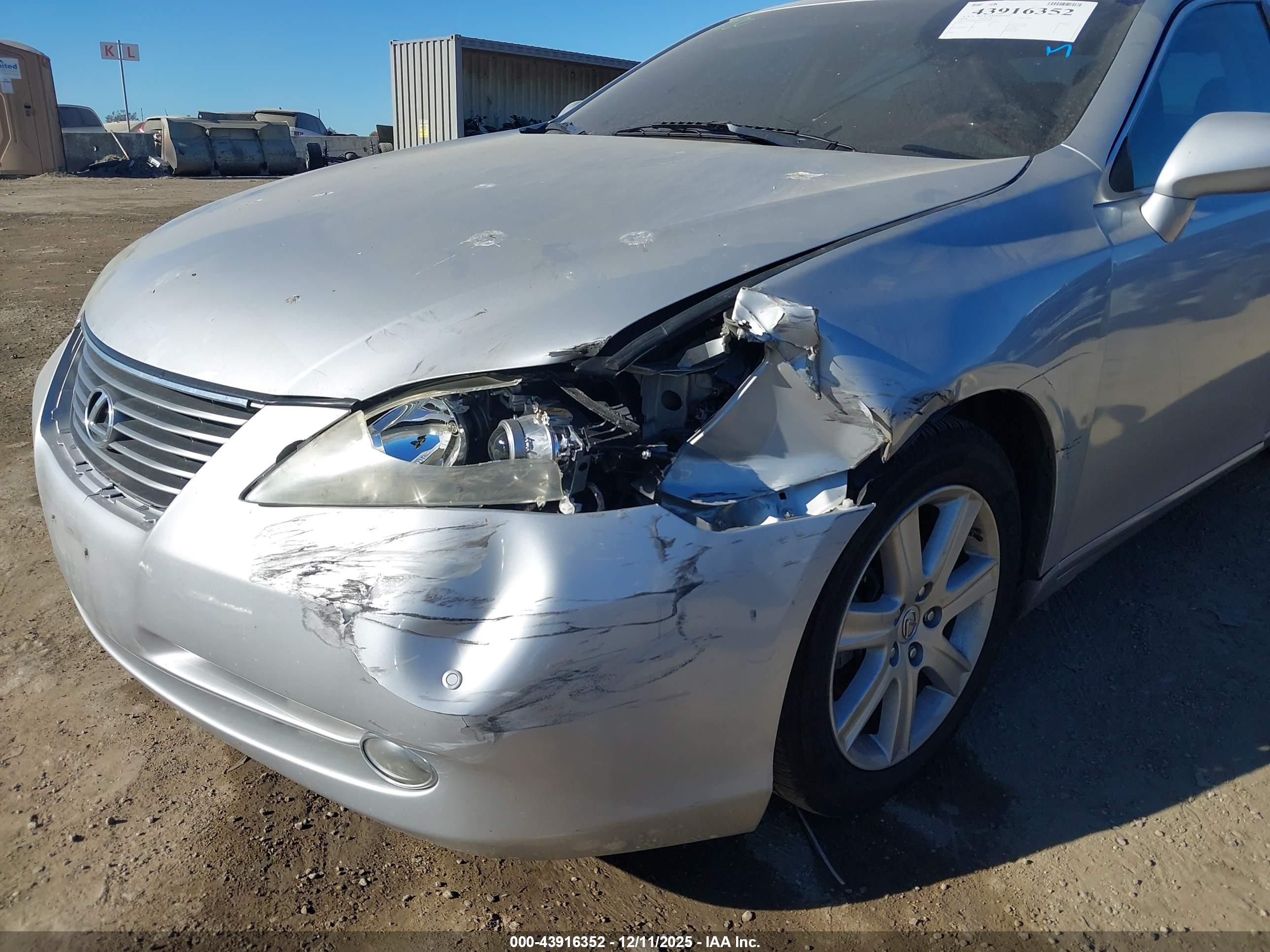 LEXUS ES image 6