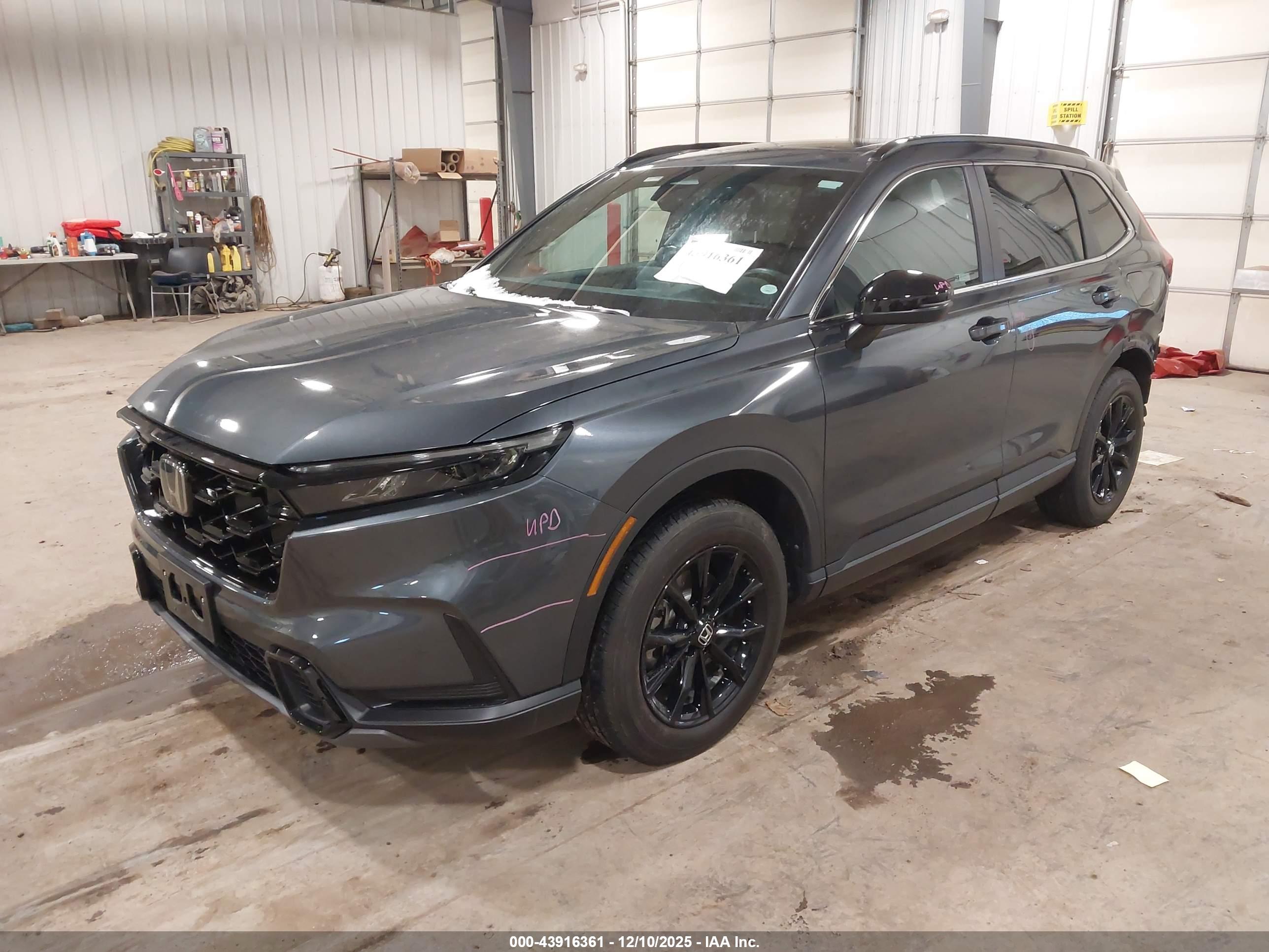 HONDA CR-V image 2