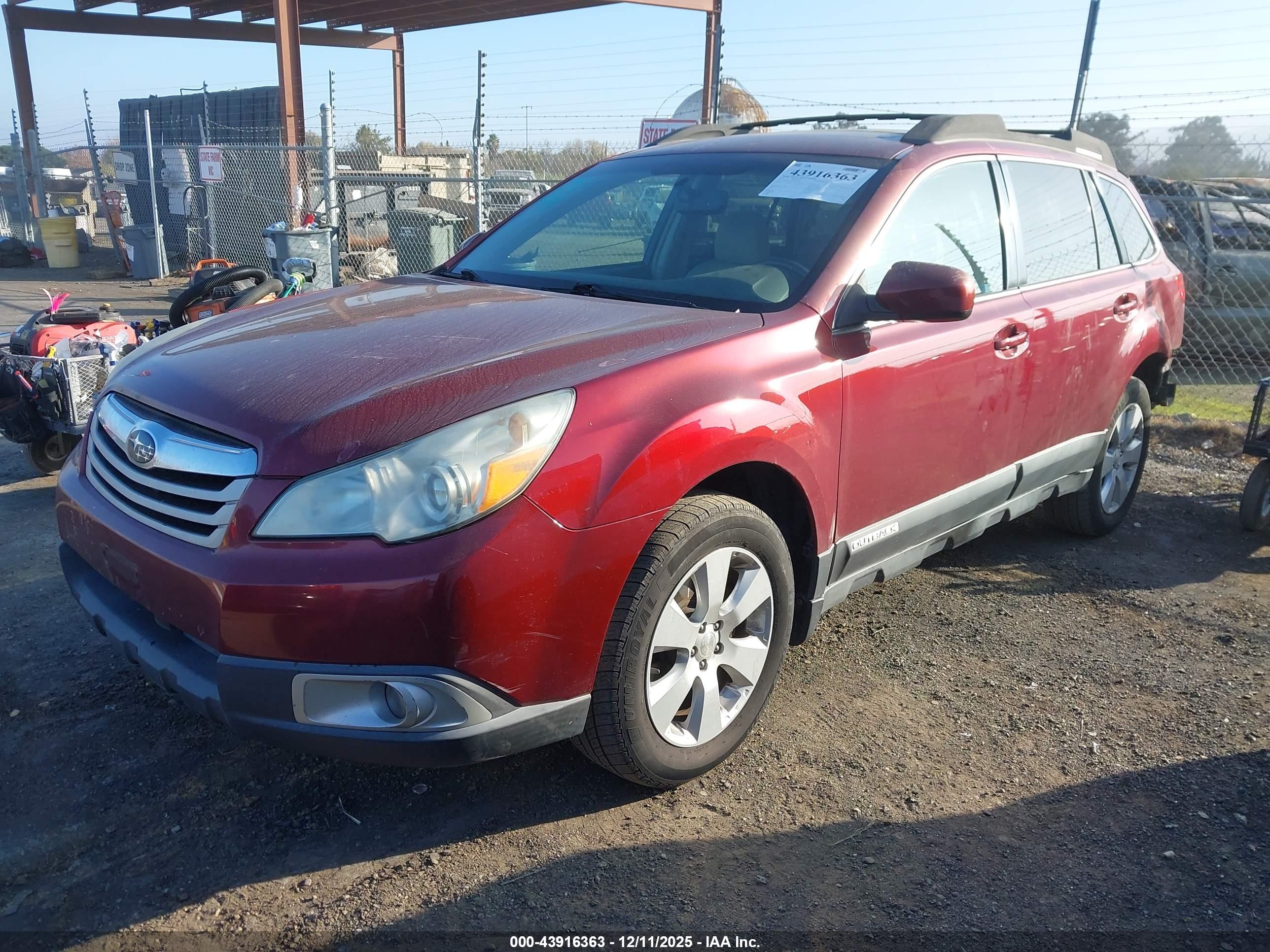 SUBARU OUTBACK image 2