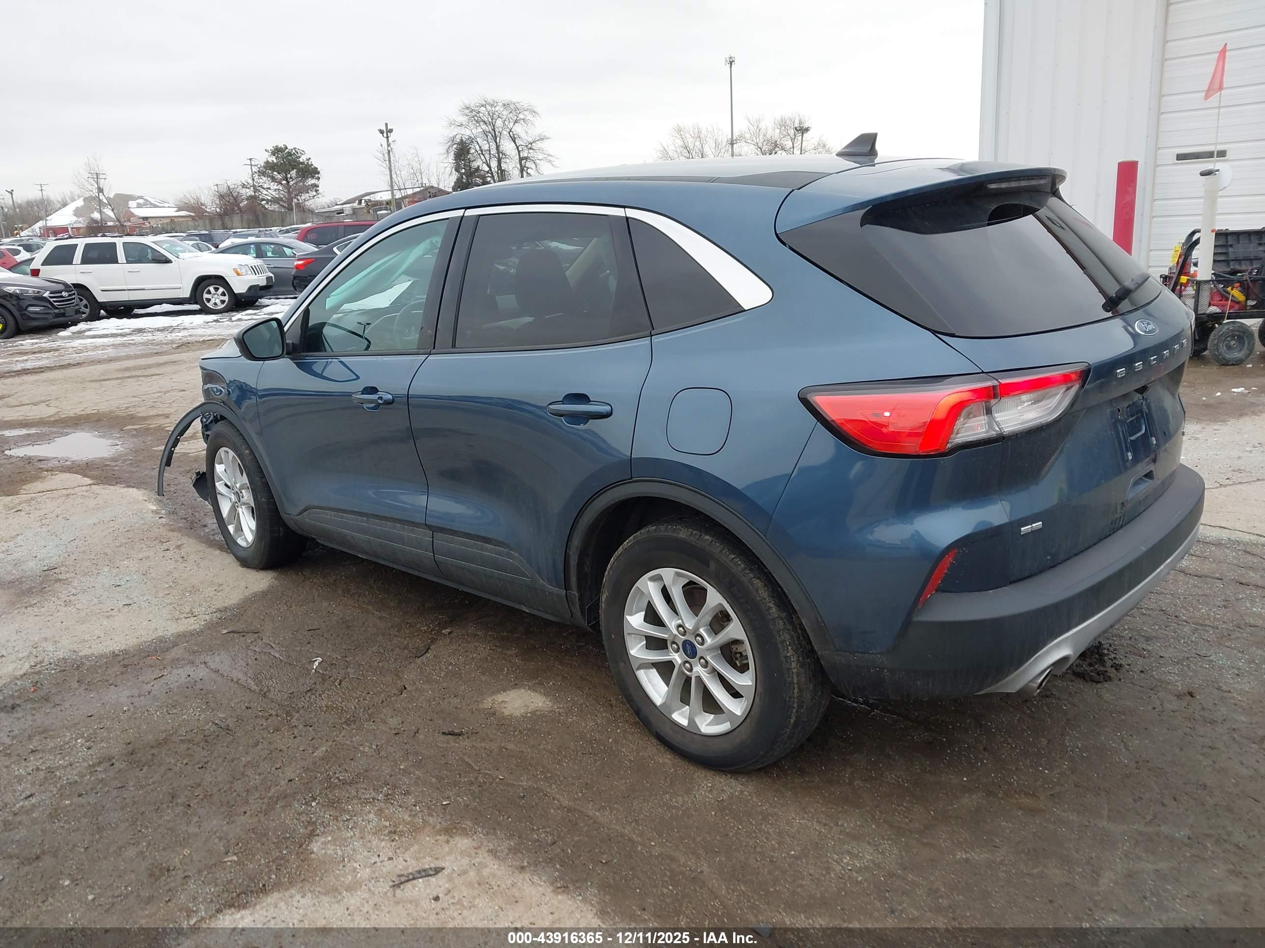 FORD ESCAPE image 3