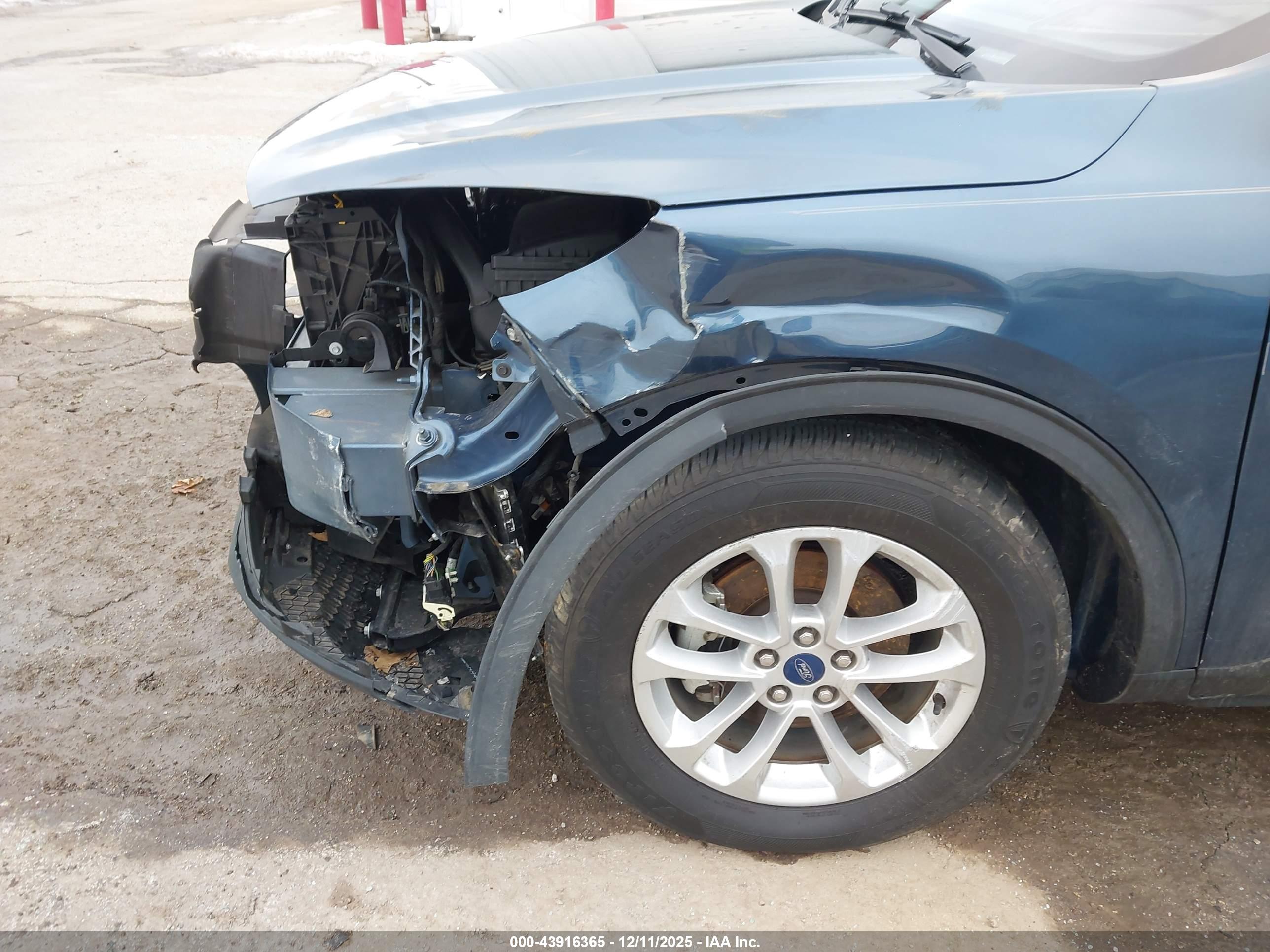 FORD ESCAPE image 6