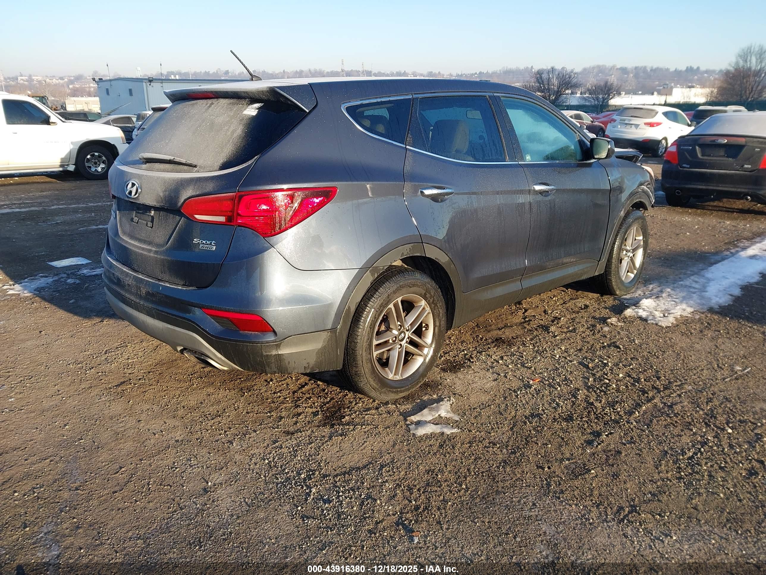 HYUNDAI SANTA image 4
