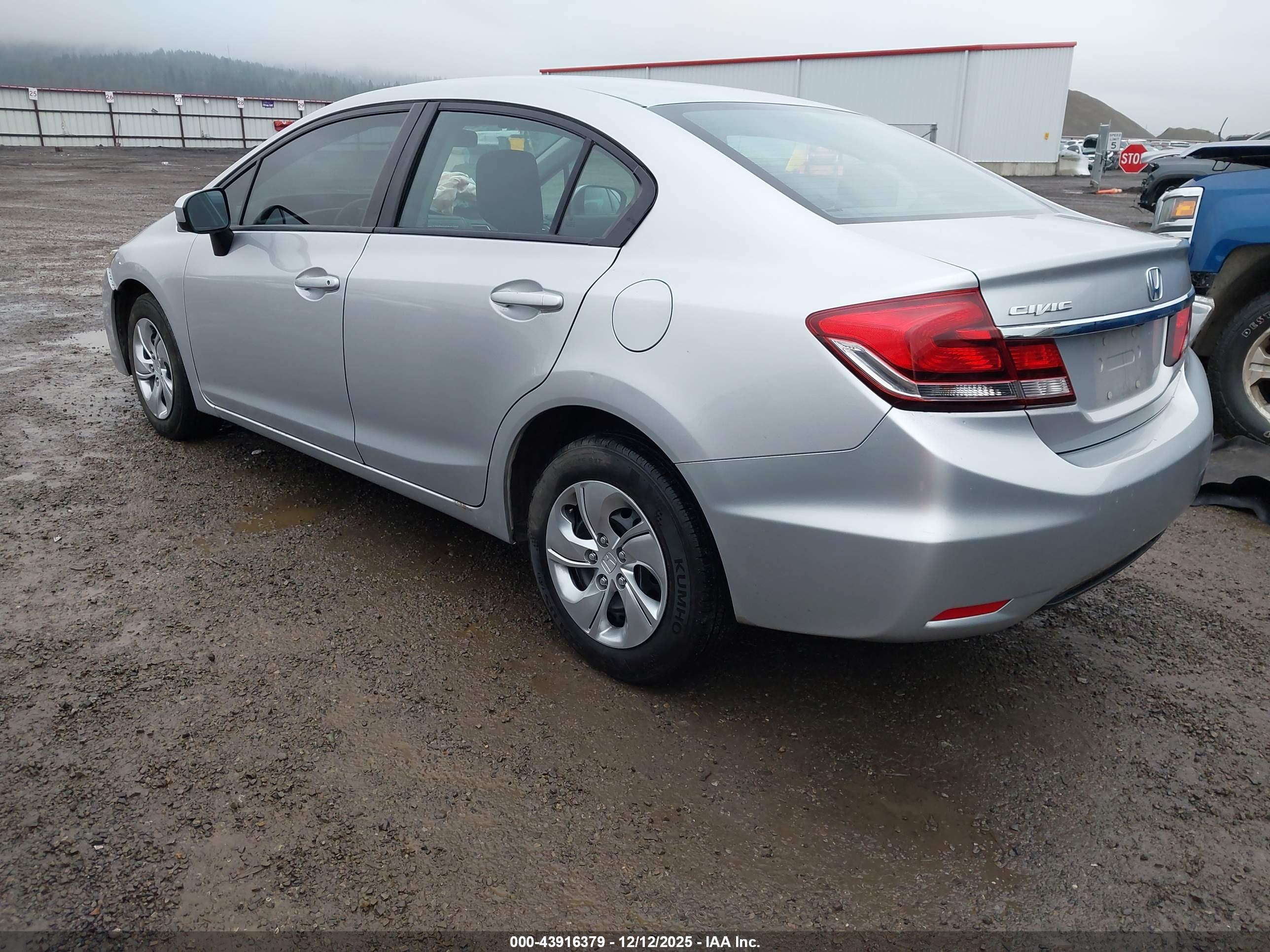 HONDA CIVIC image 3