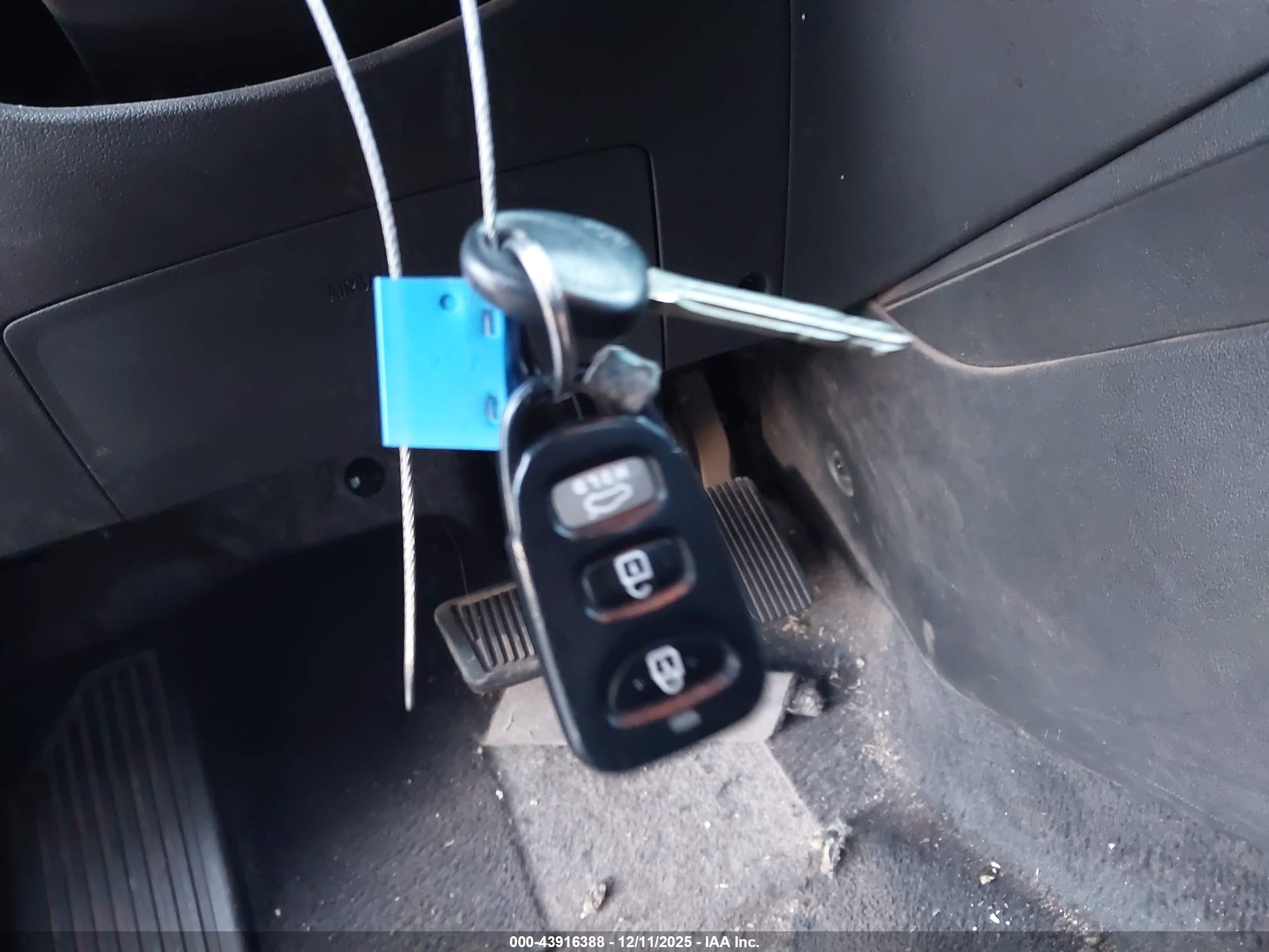 HYUNDAI ELANTRA image 11