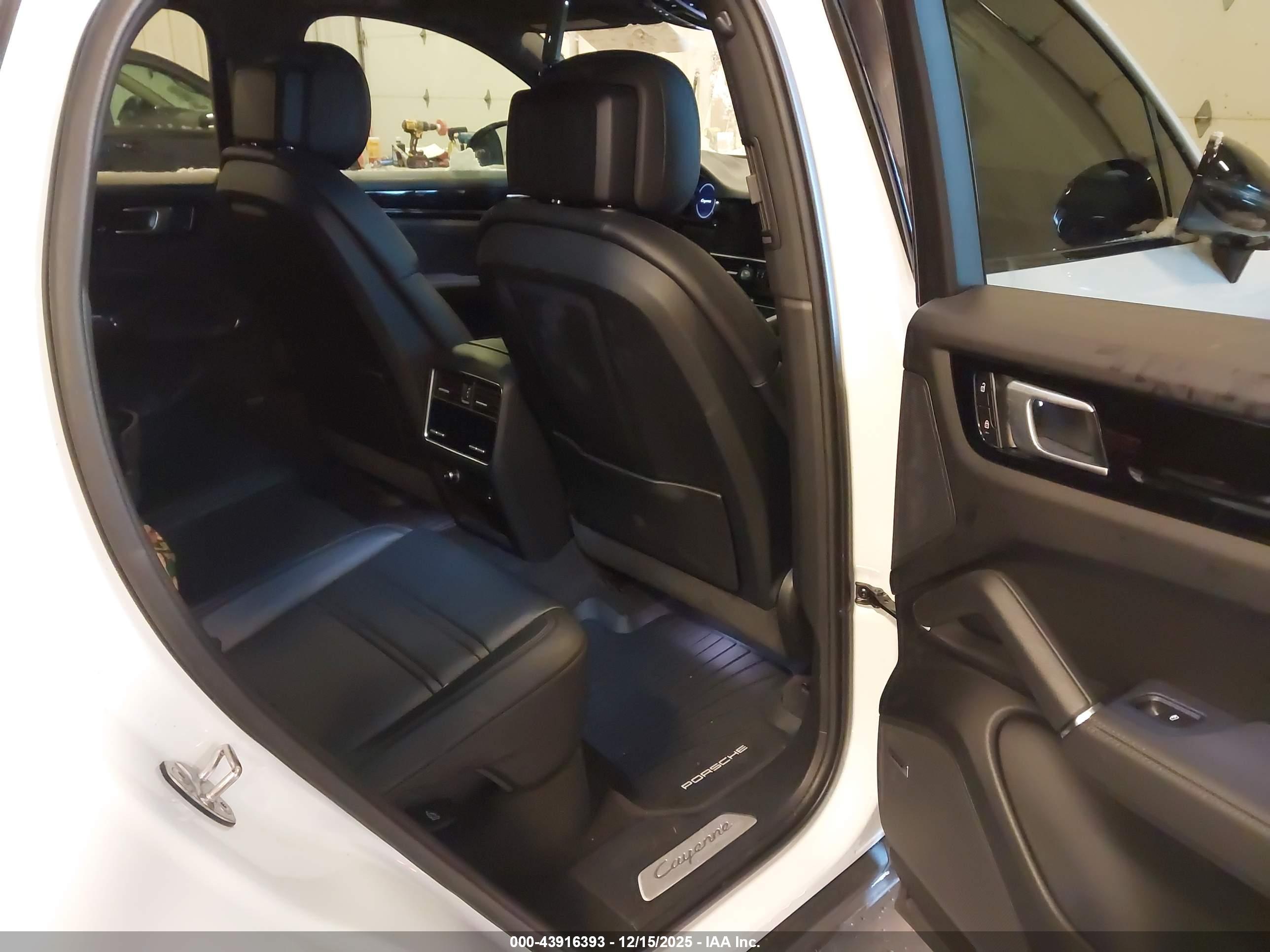 PORSCHE CAYENNE image 8