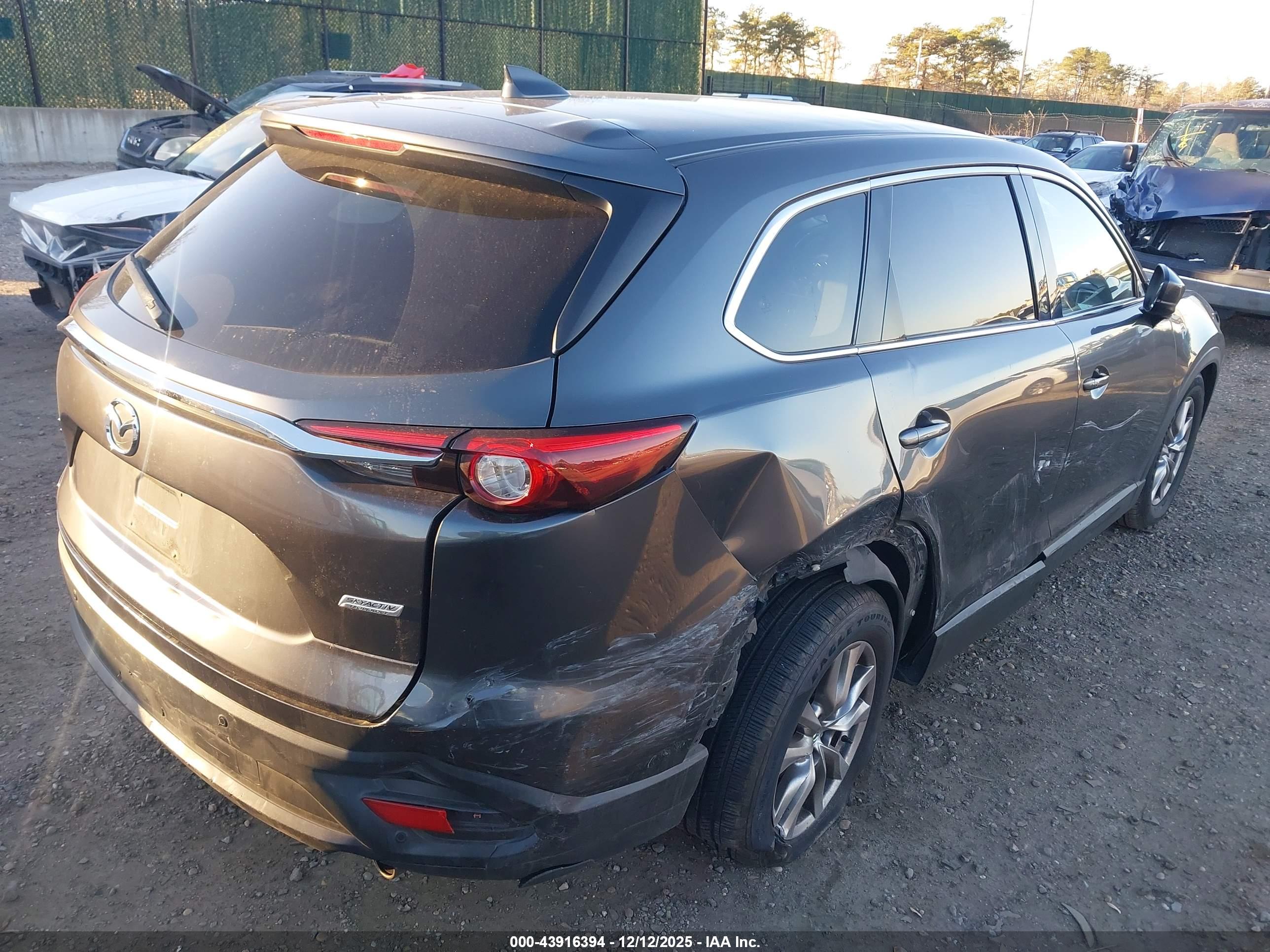 MAZDA CX-9 image 4