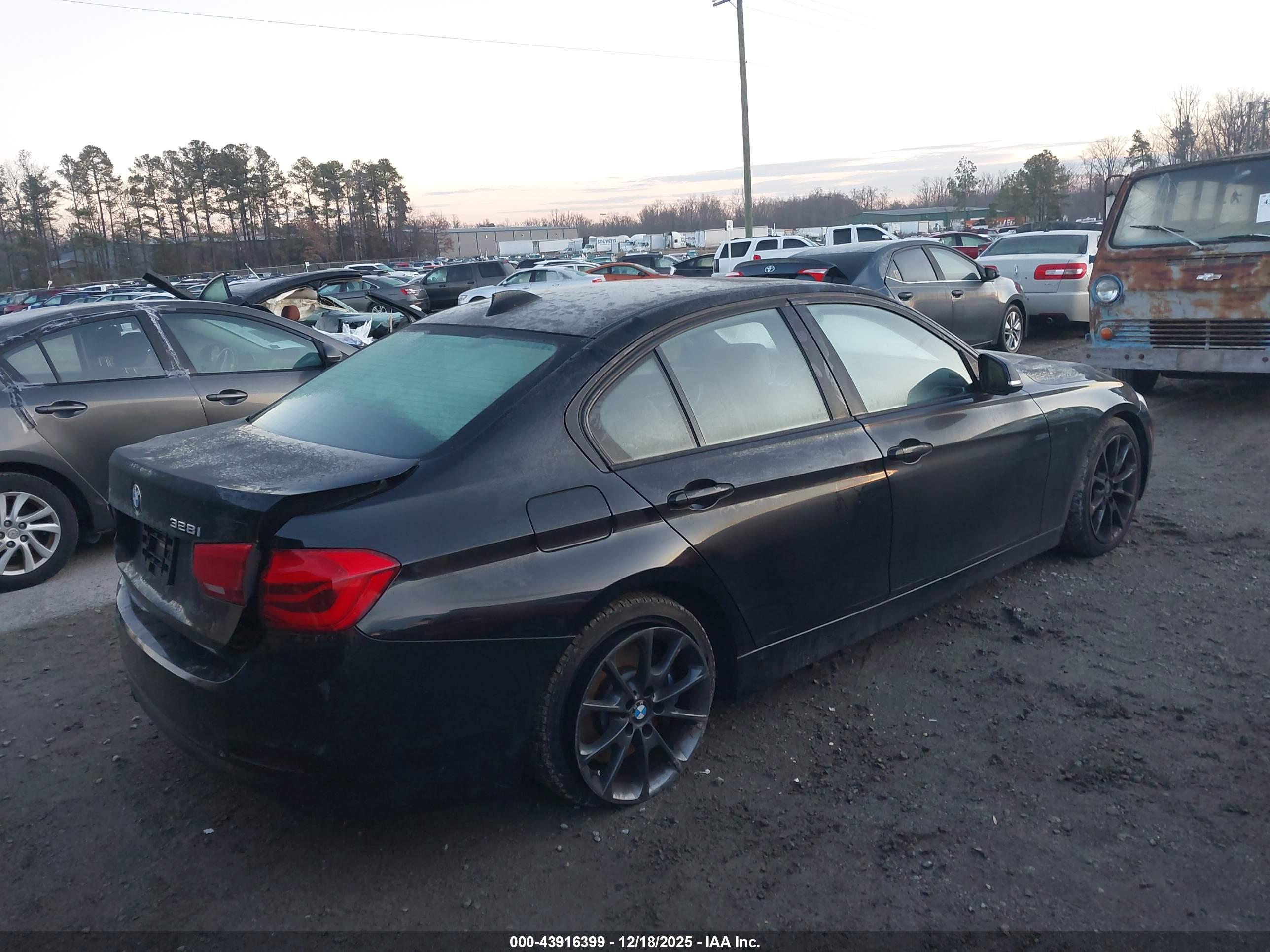 BMW 328I image 4