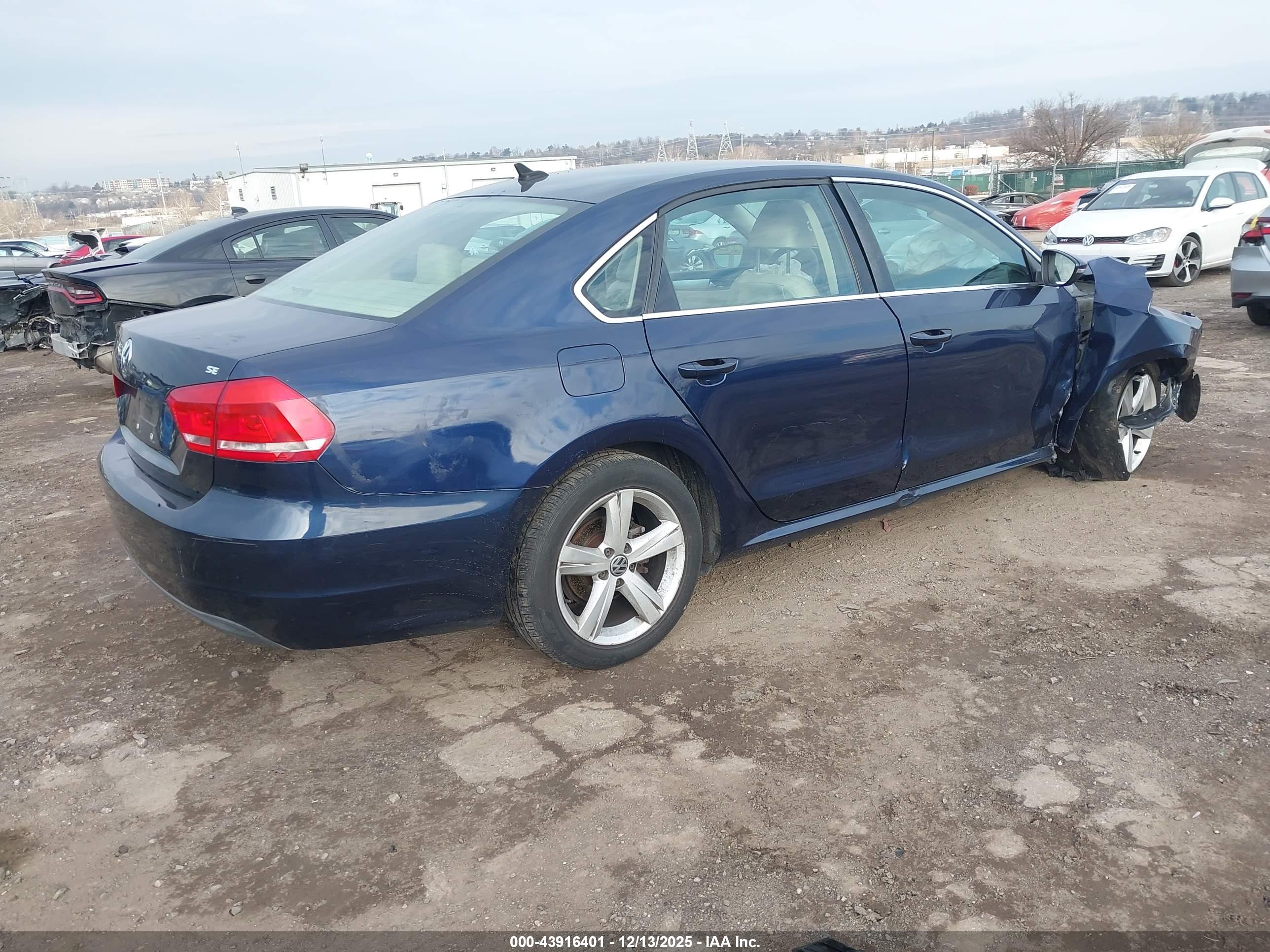 VOLKSWAGEN PASSAT image 4