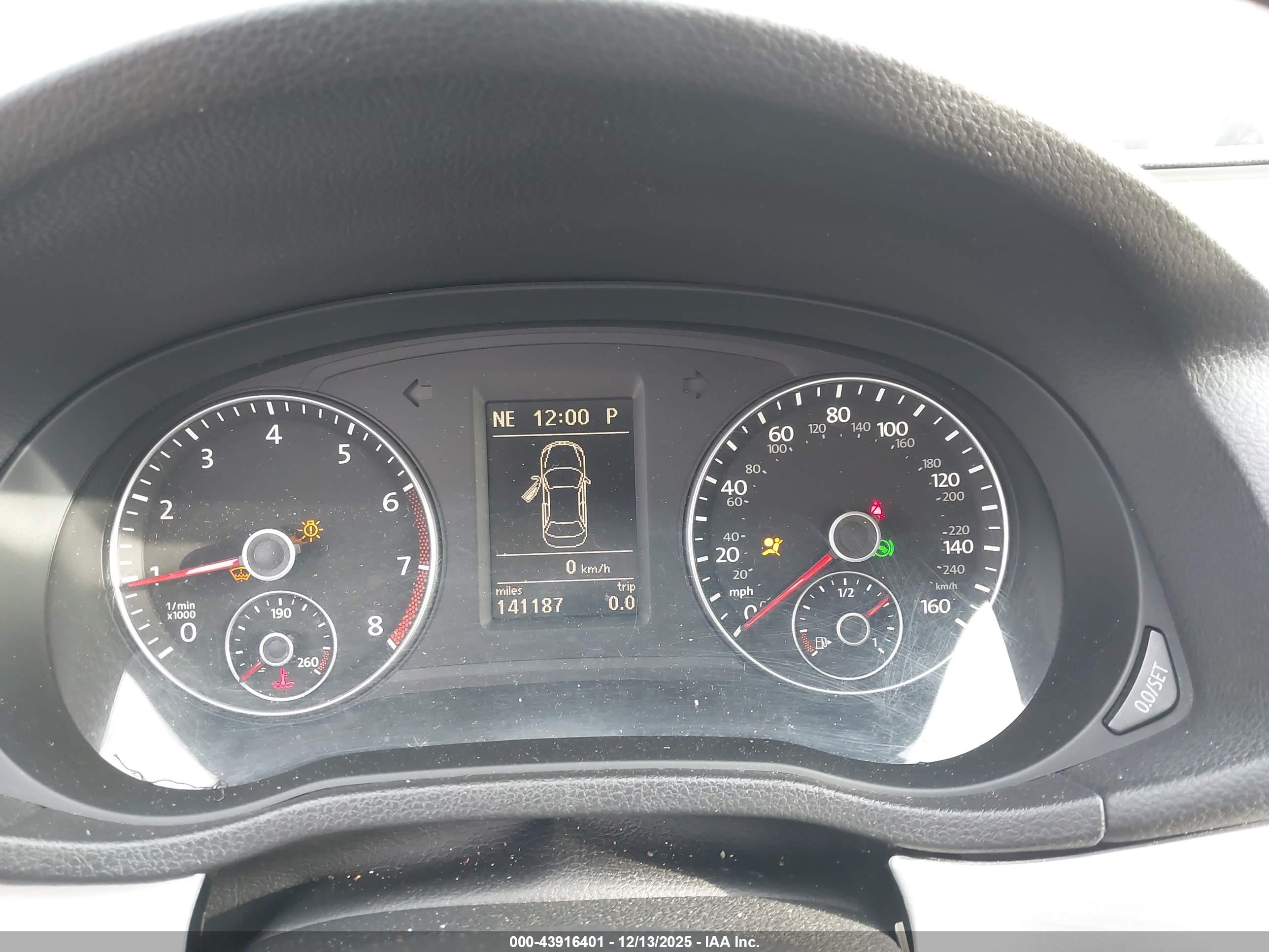 VOLKSWAGEN PASSAT image 7