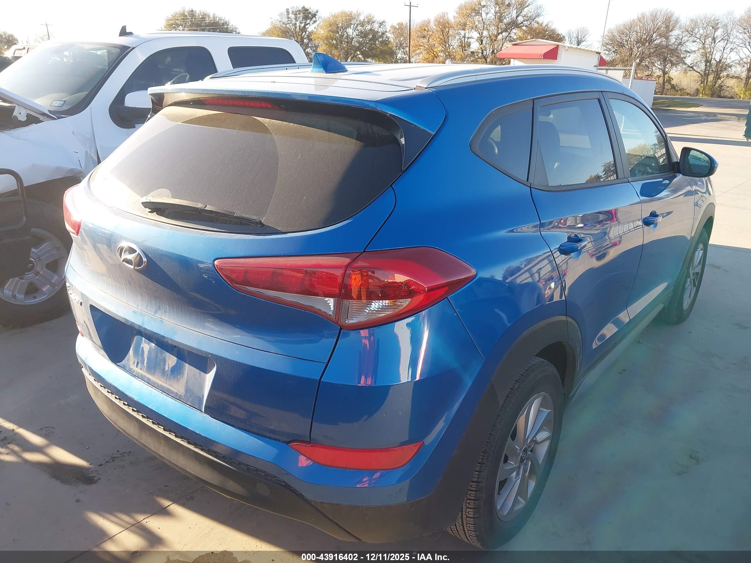 HYUNDAI TUCSON image 4