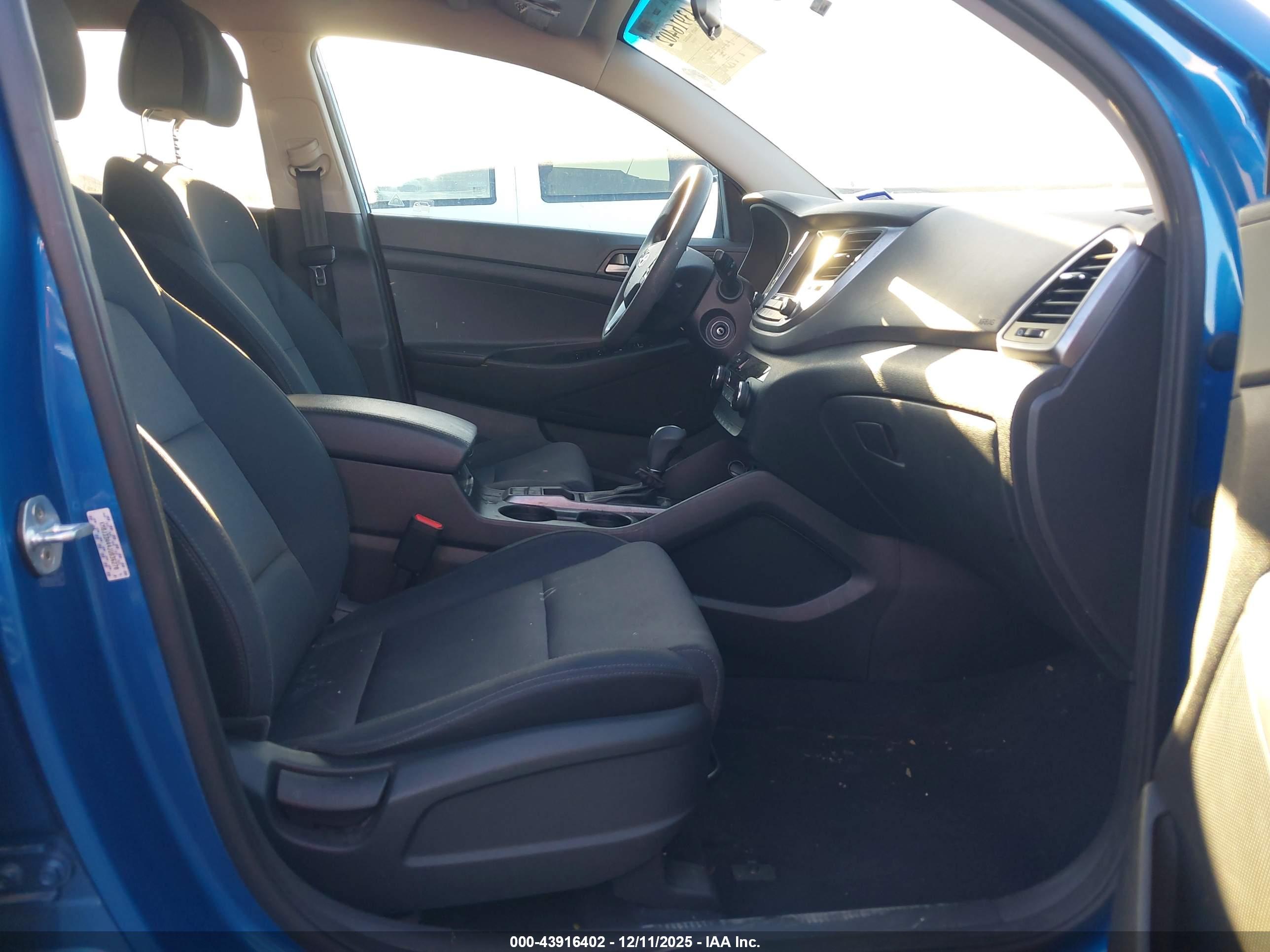 HYUNDAI TUCSON image 5