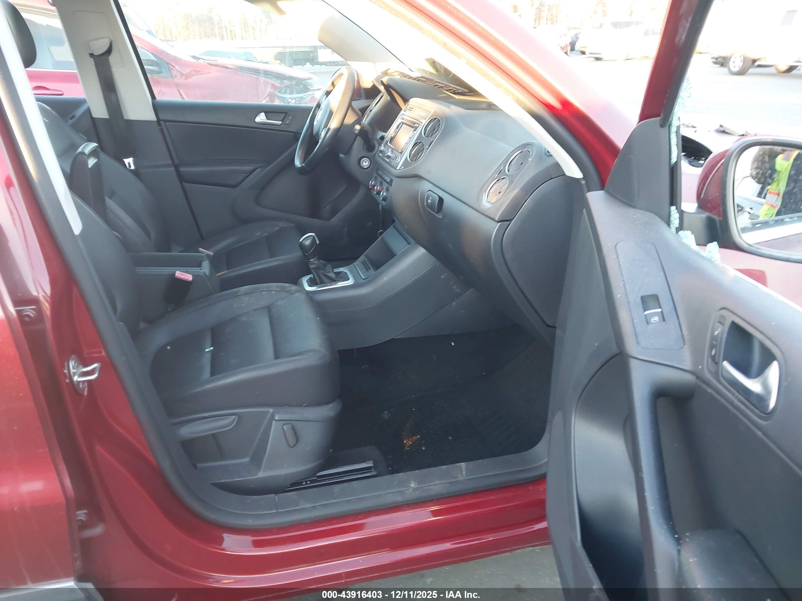 VOLKSWAGEN TIGUAN image 5