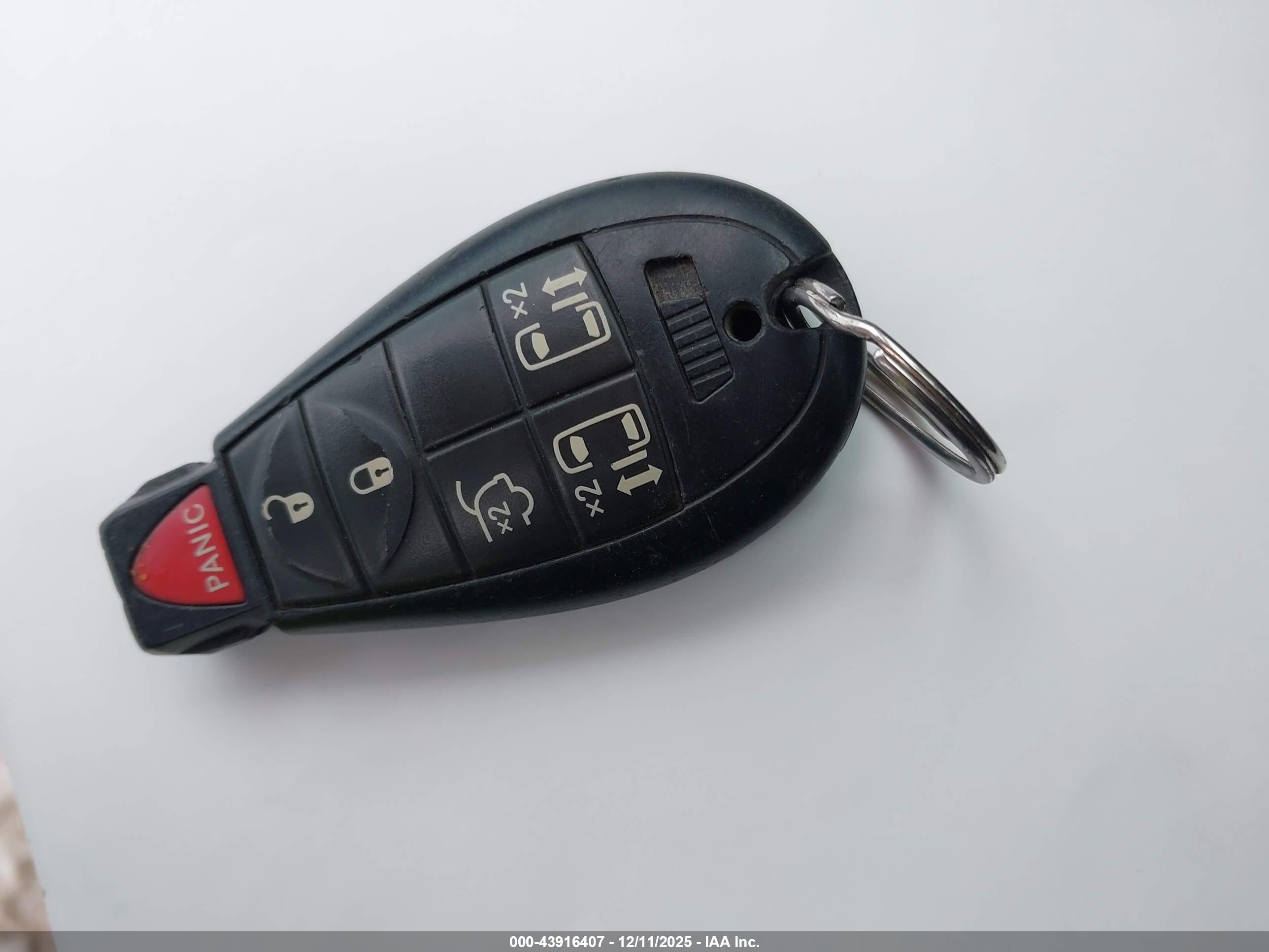 CHRYSLER TOWN image 11