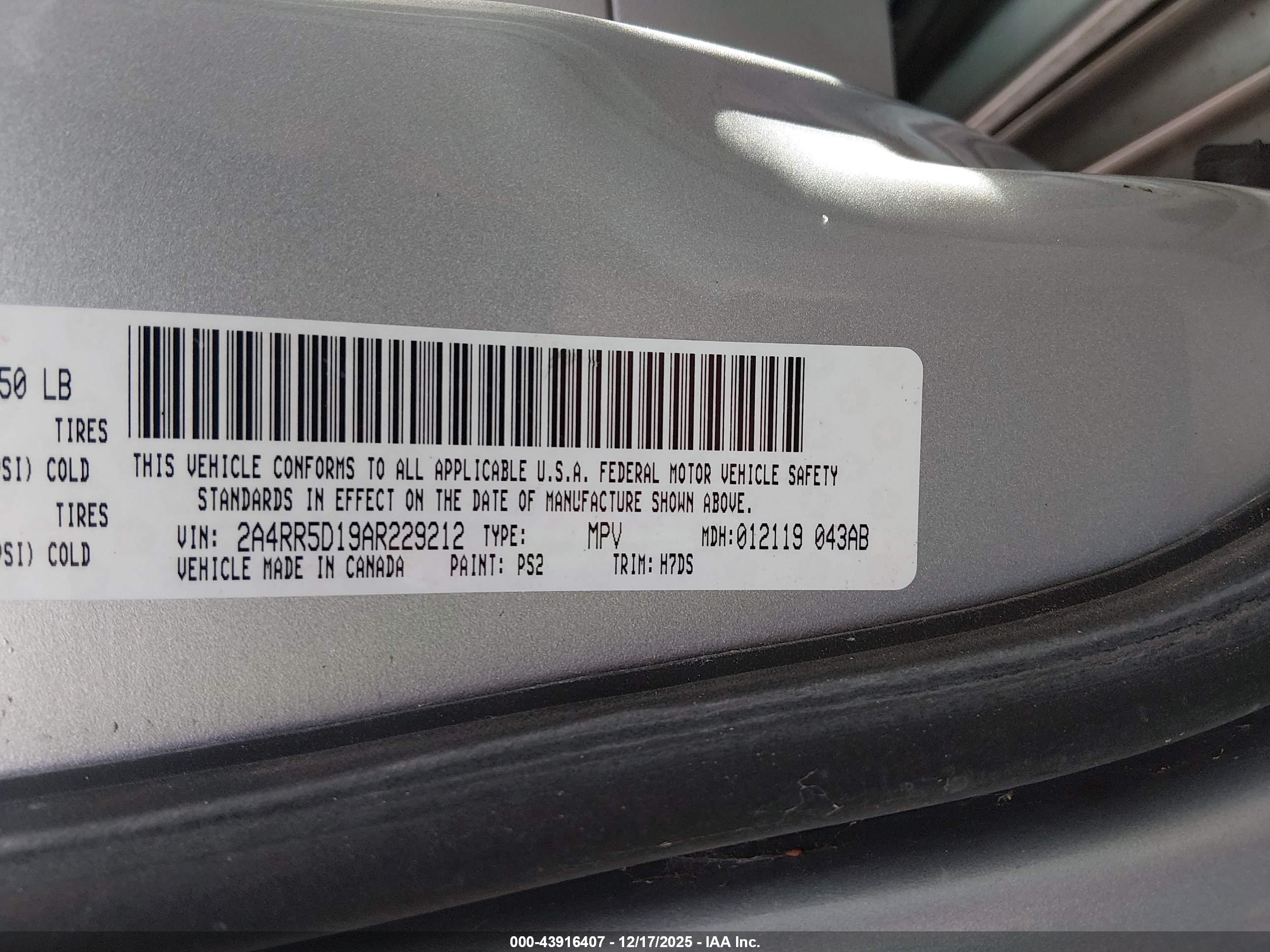 CHRYSLER TOWN image 9