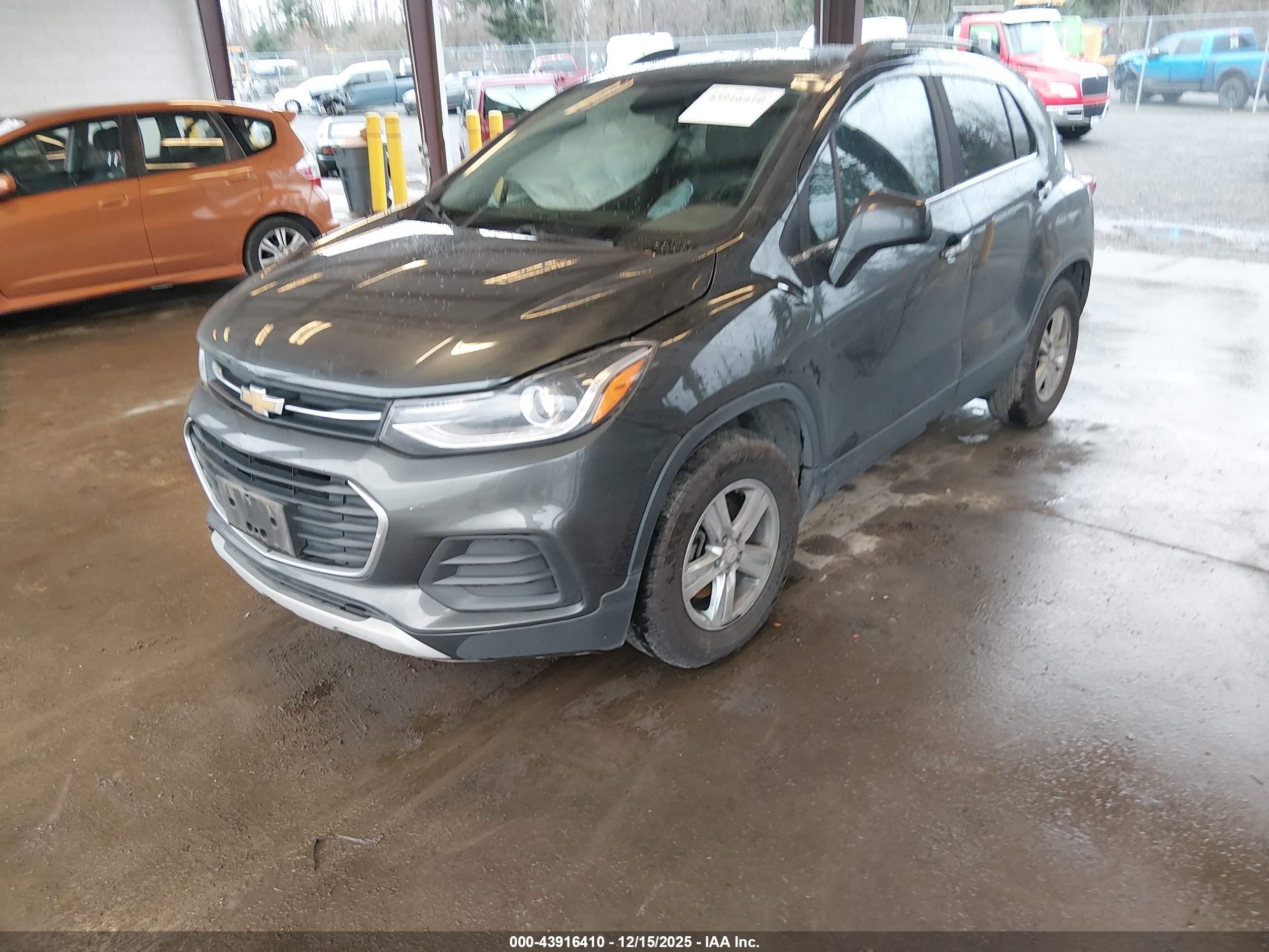 CHEVROLET TRAX image 2