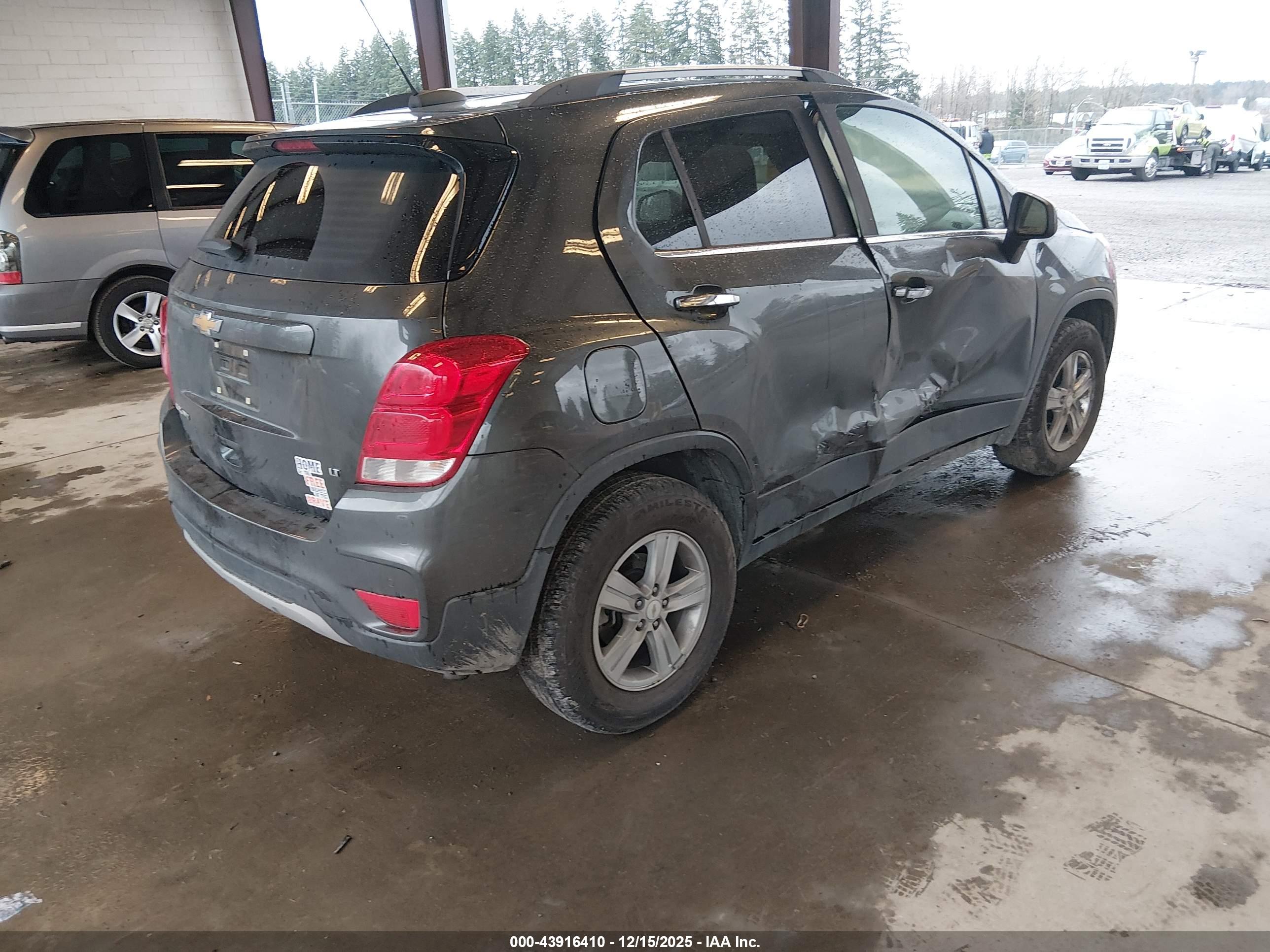 CHEVROLET TRAX image 4