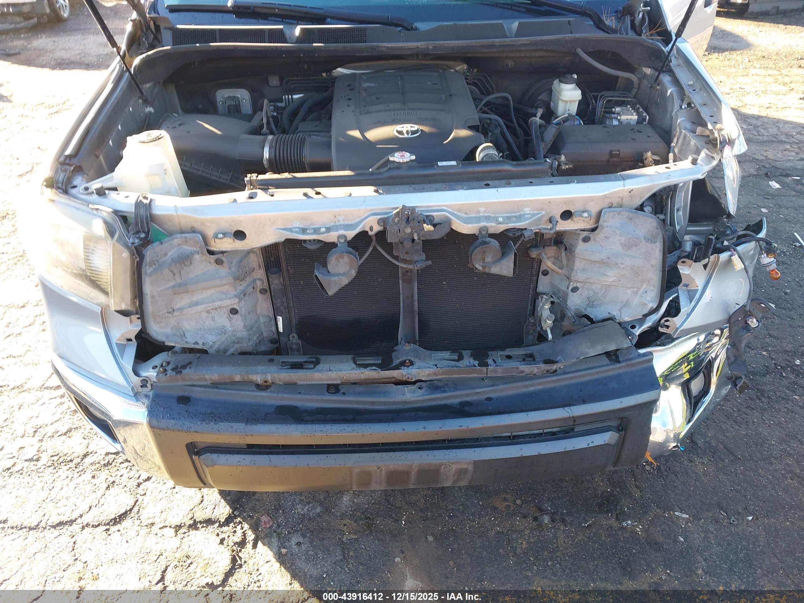 TOYOTA TUNDRA image 10