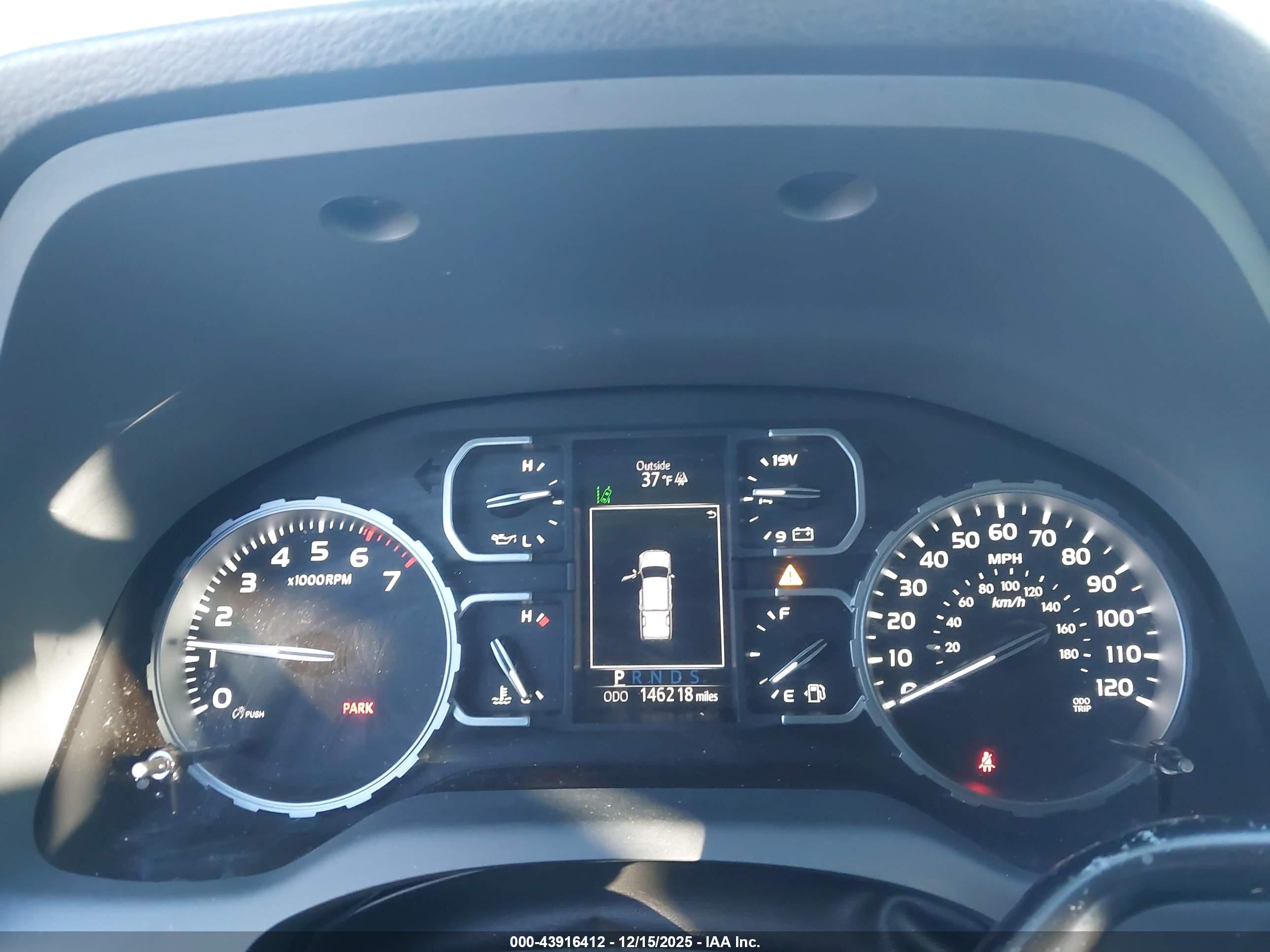 TOYOTA TUNDRA image 7
