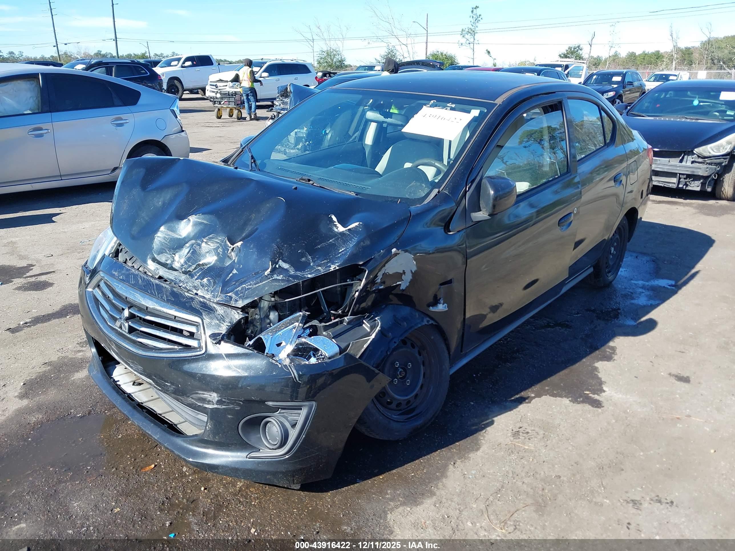 MITSUBISHI MIRAGE image 2