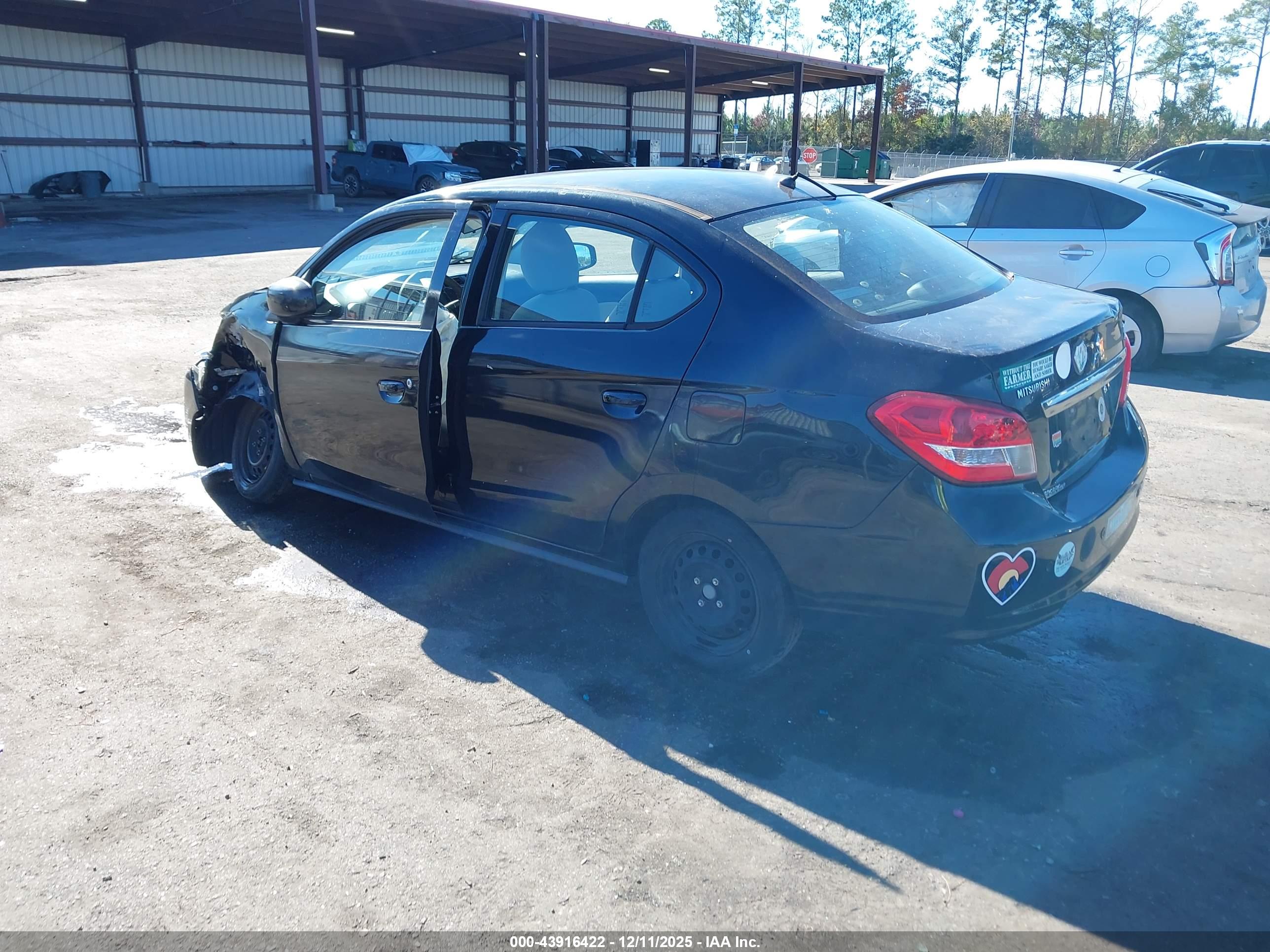 MITSUBISHI MIRAGE image 3