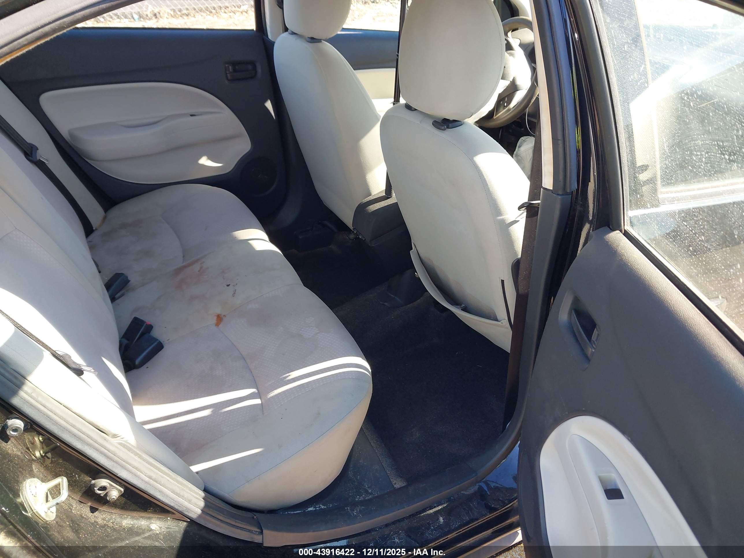 MITSUBISHI MIRAGE image 8