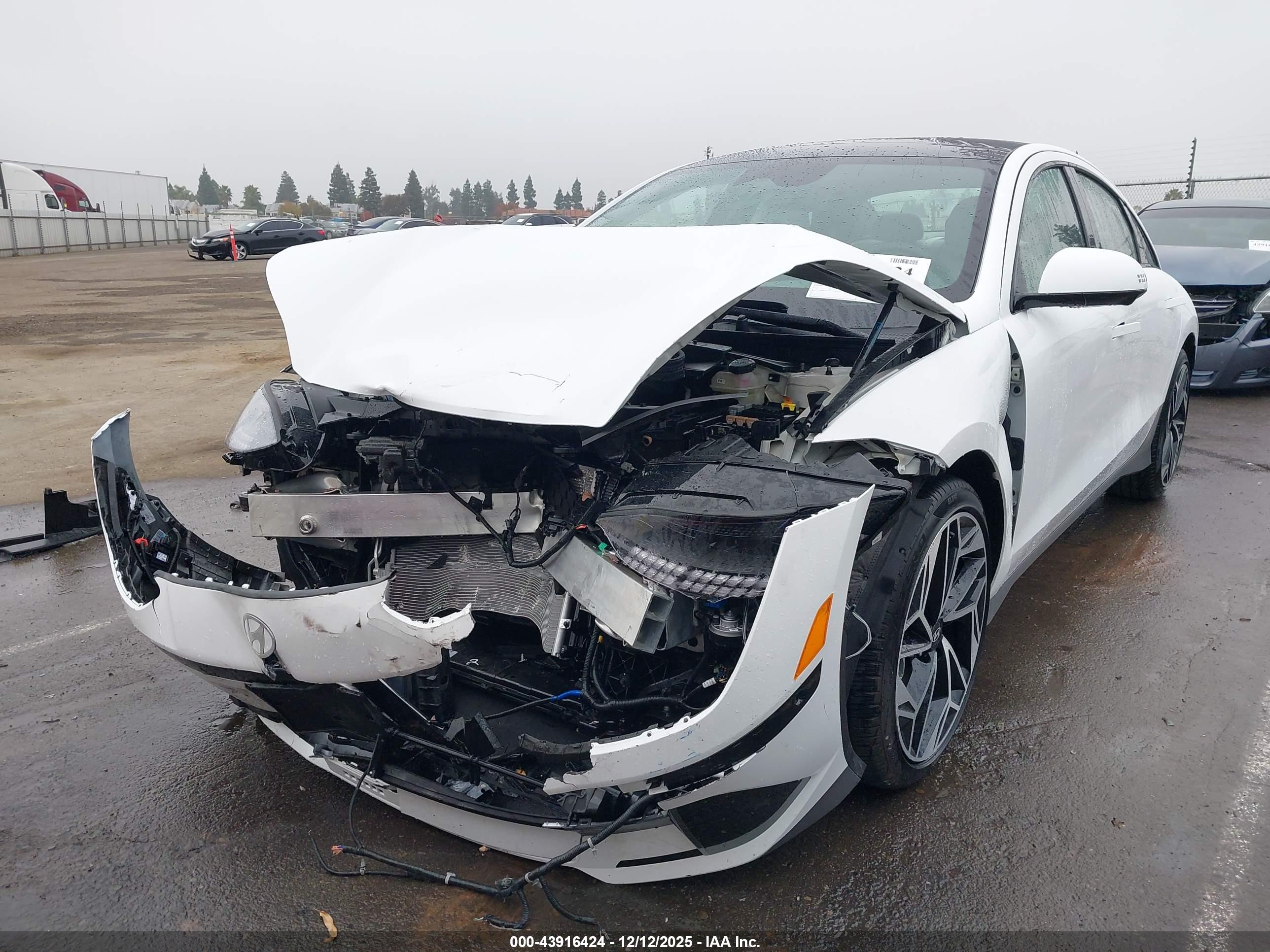 HYUNDAI IONIQ image 2