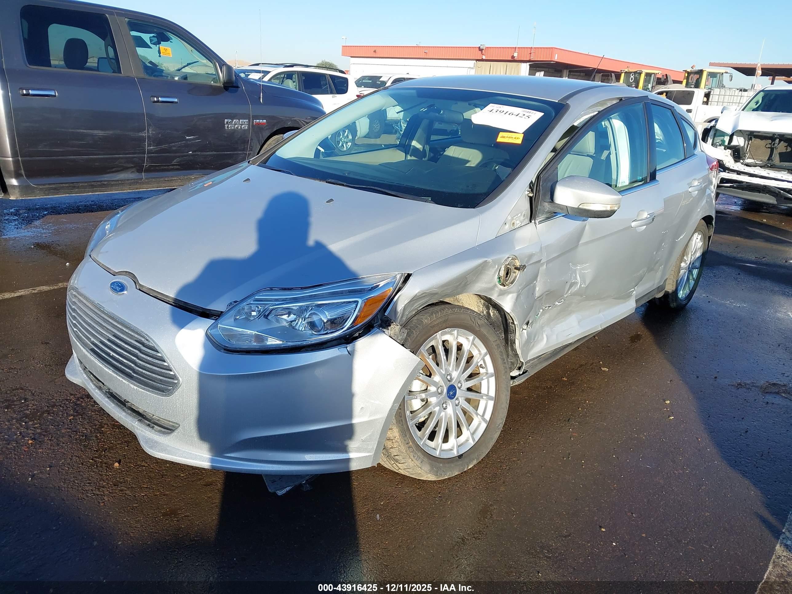 FORD FOCUS image 2