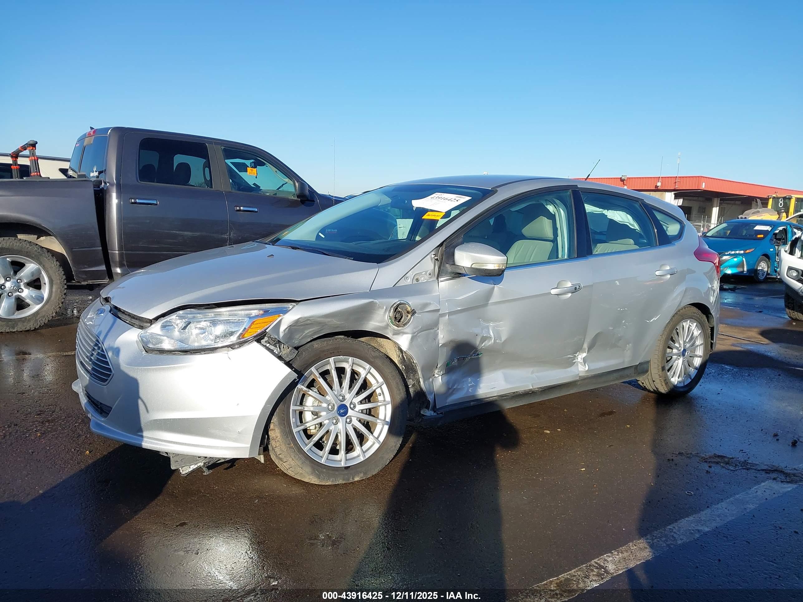 FORD FOCUS image 6