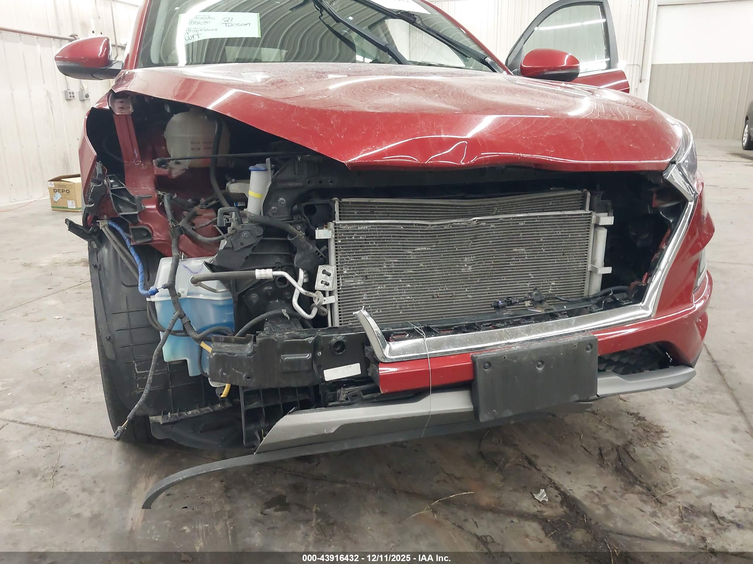 HYUNDAI TUCSON image 6