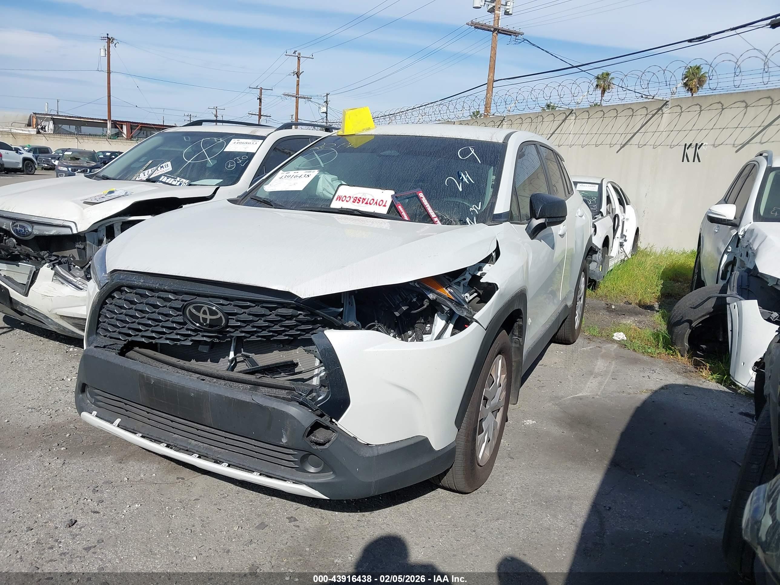 TOYOTA COROLLA image 2
