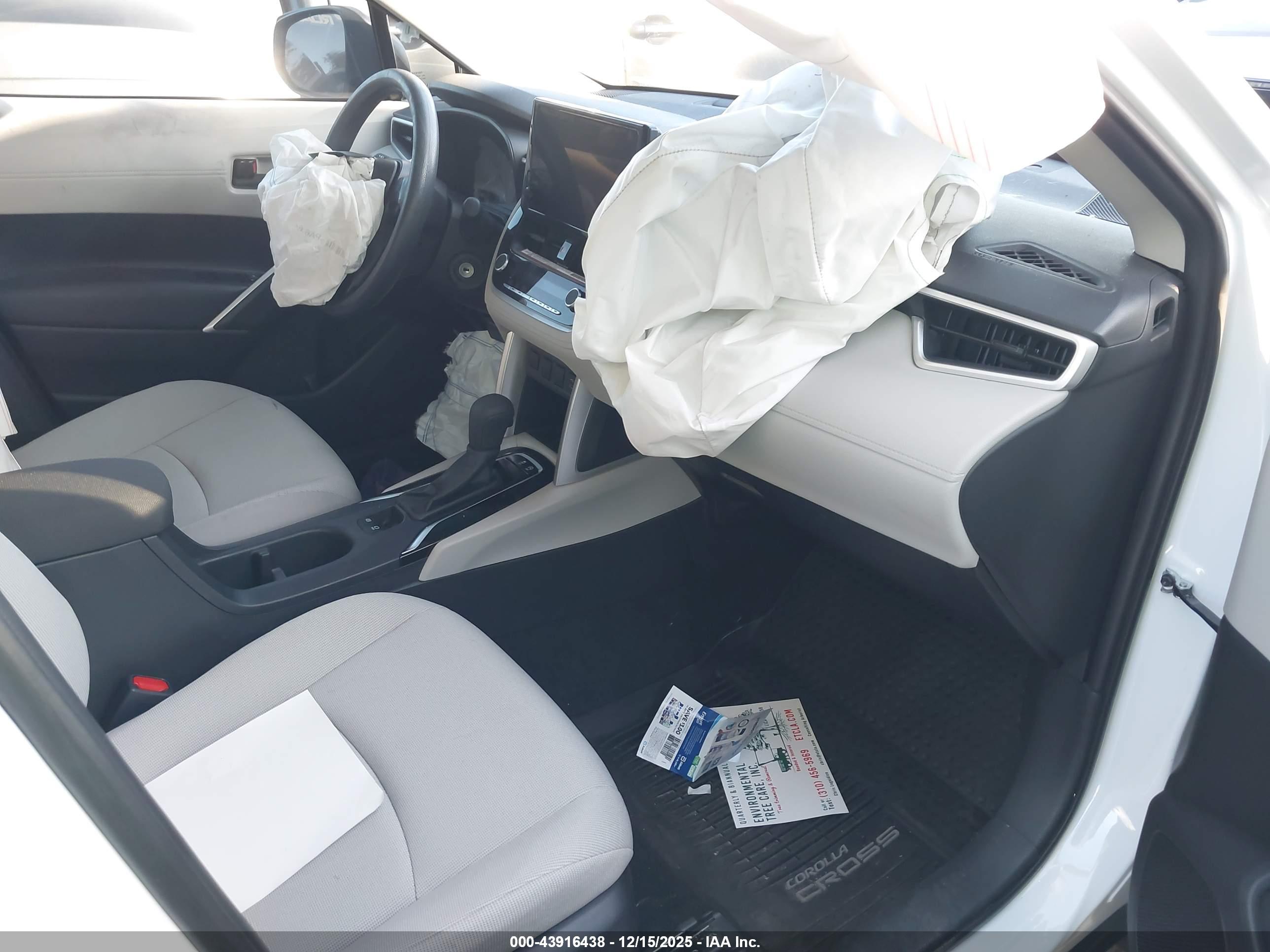 TOYOTA COROLLA image 5