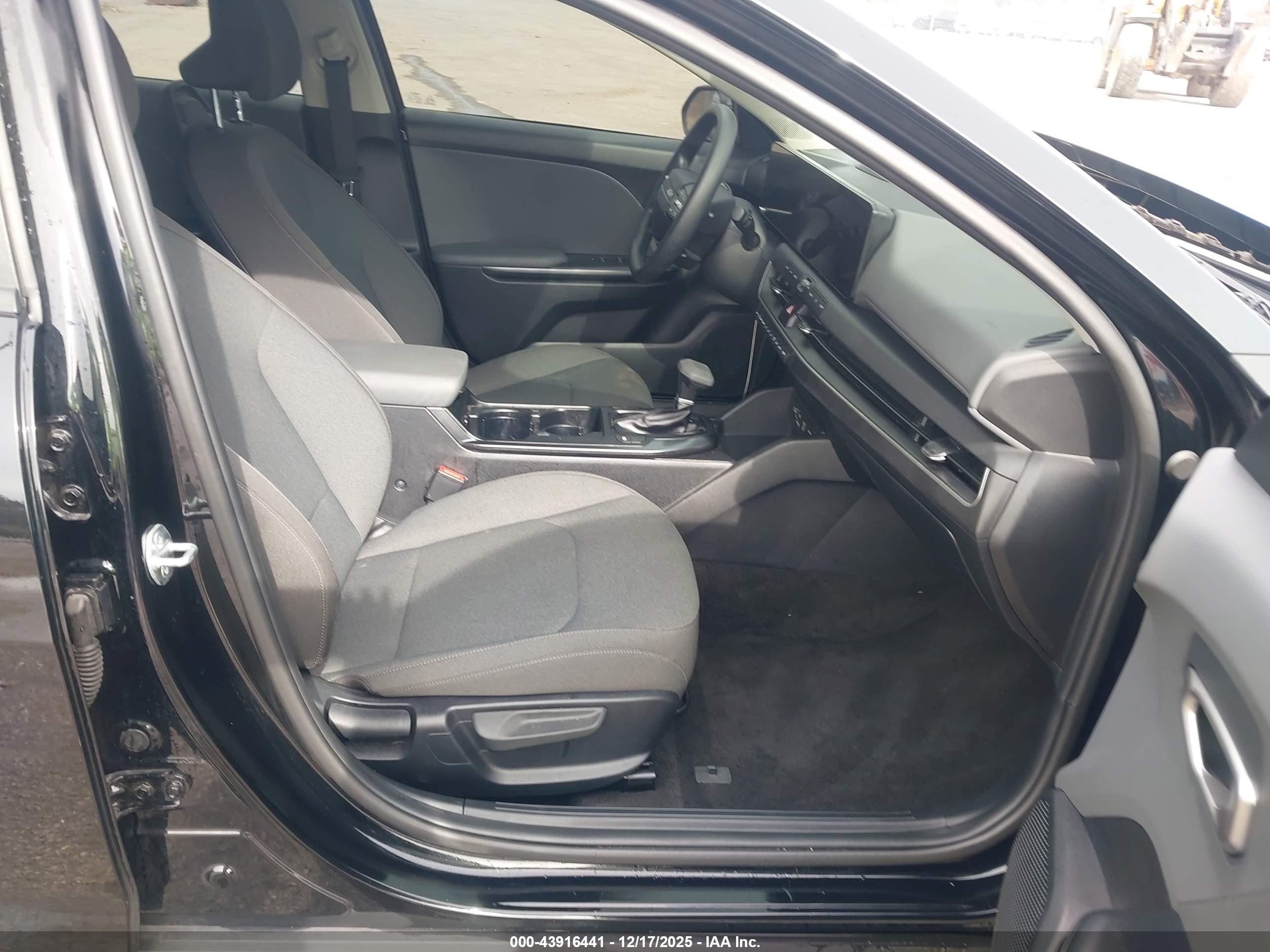 KIA K4 image 5