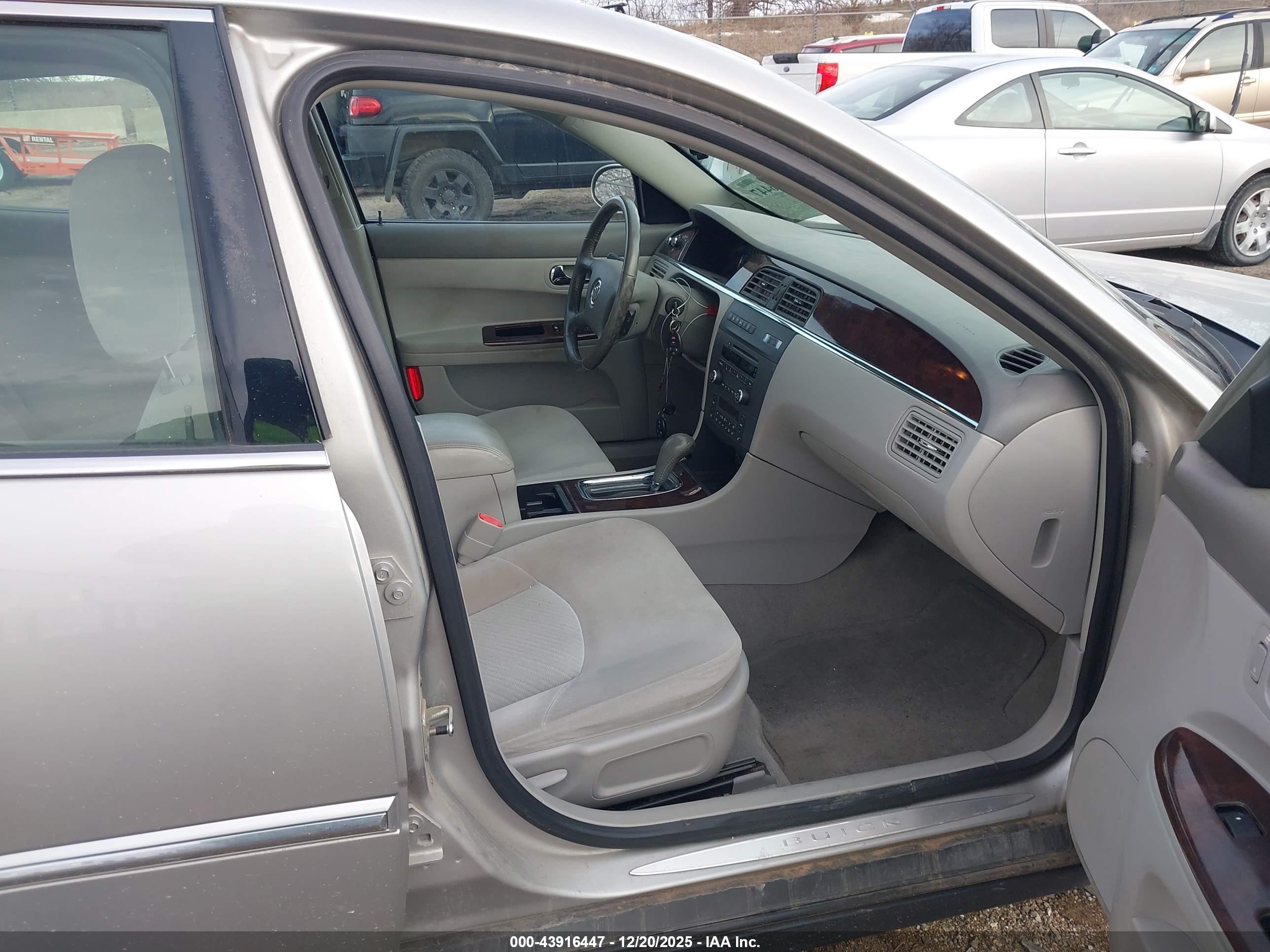 BUICK LACROSSE image 5