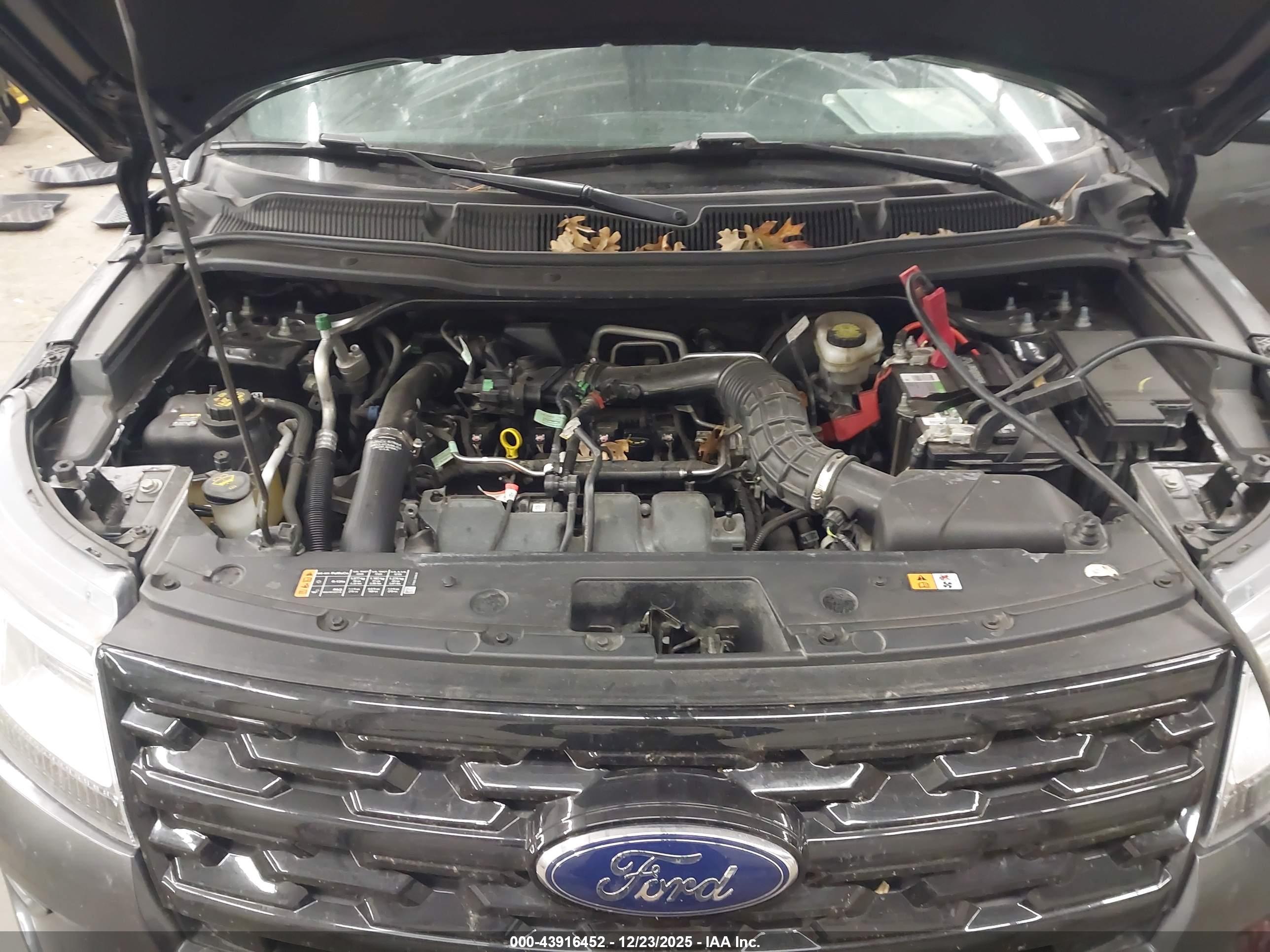 FORD EXPLORER image 10