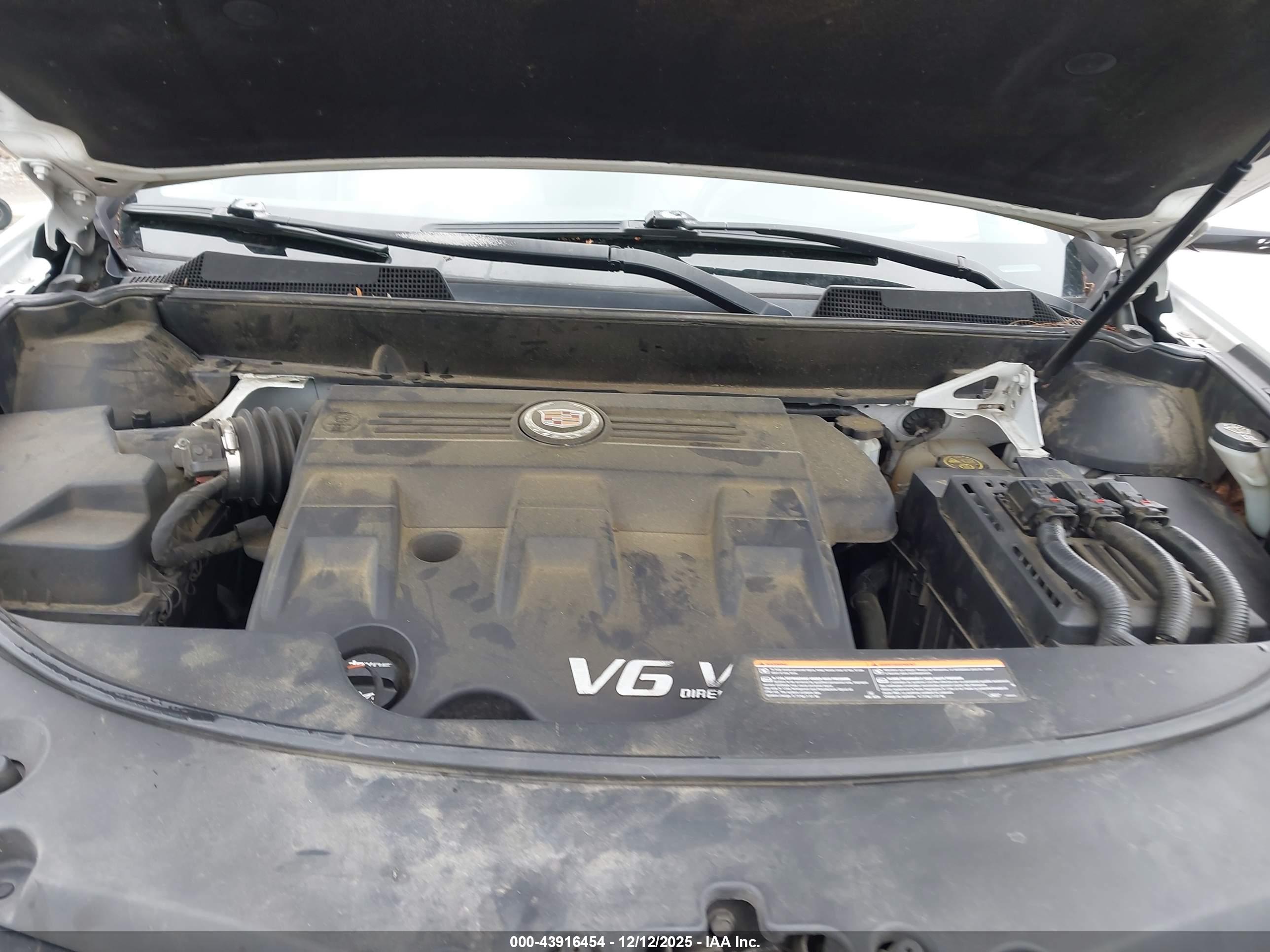 CADILLAC SRX image 10