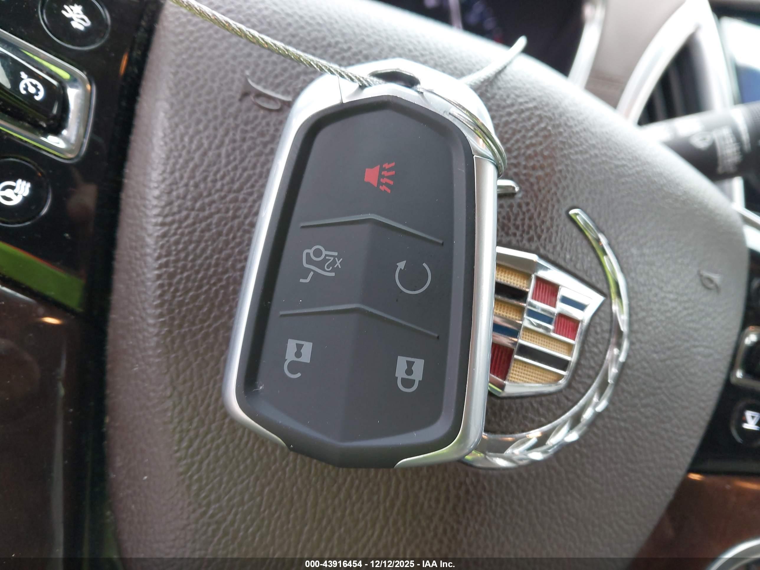 CADILLAC SRX image 11