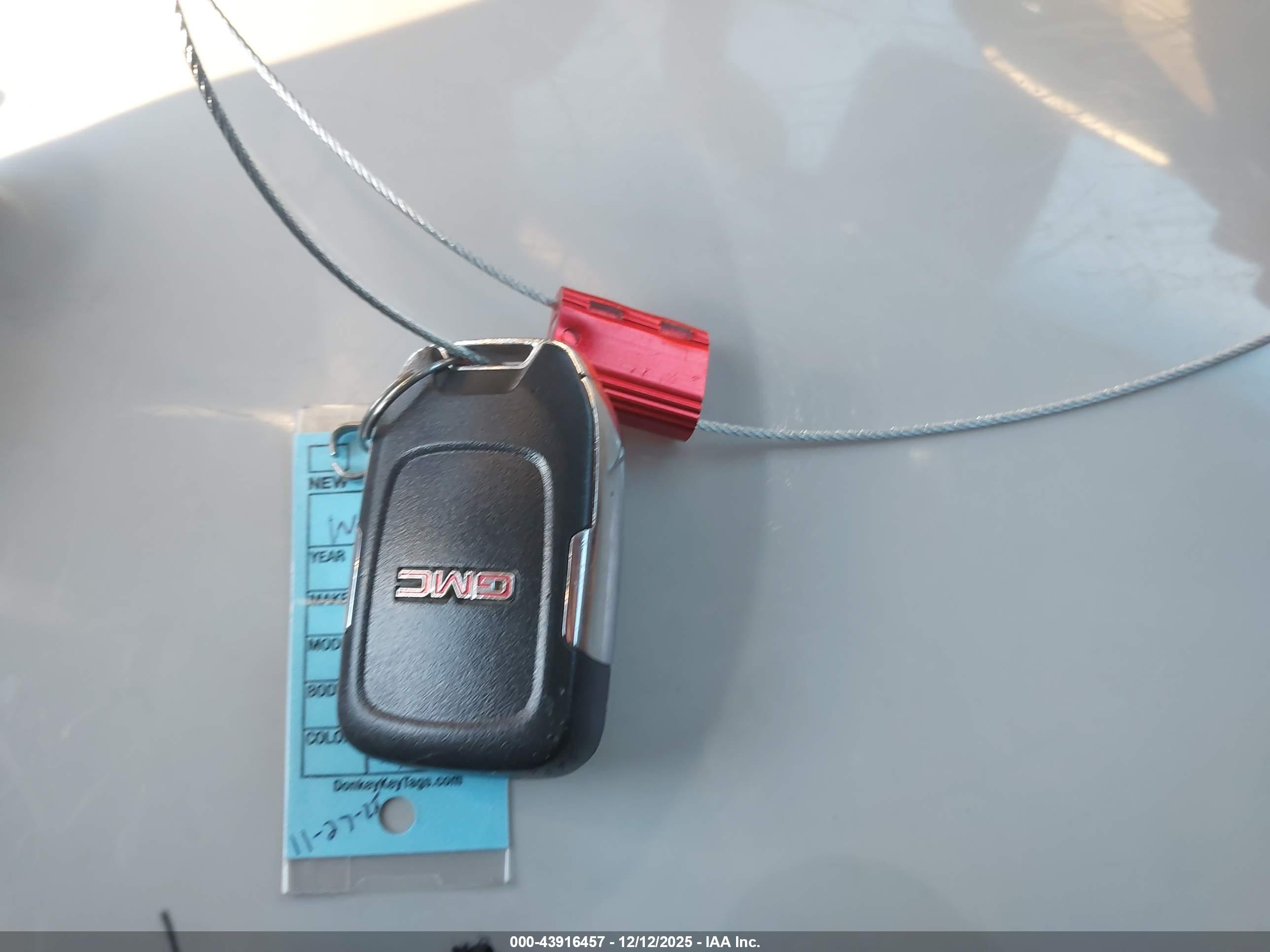 GMC YUKON image 11