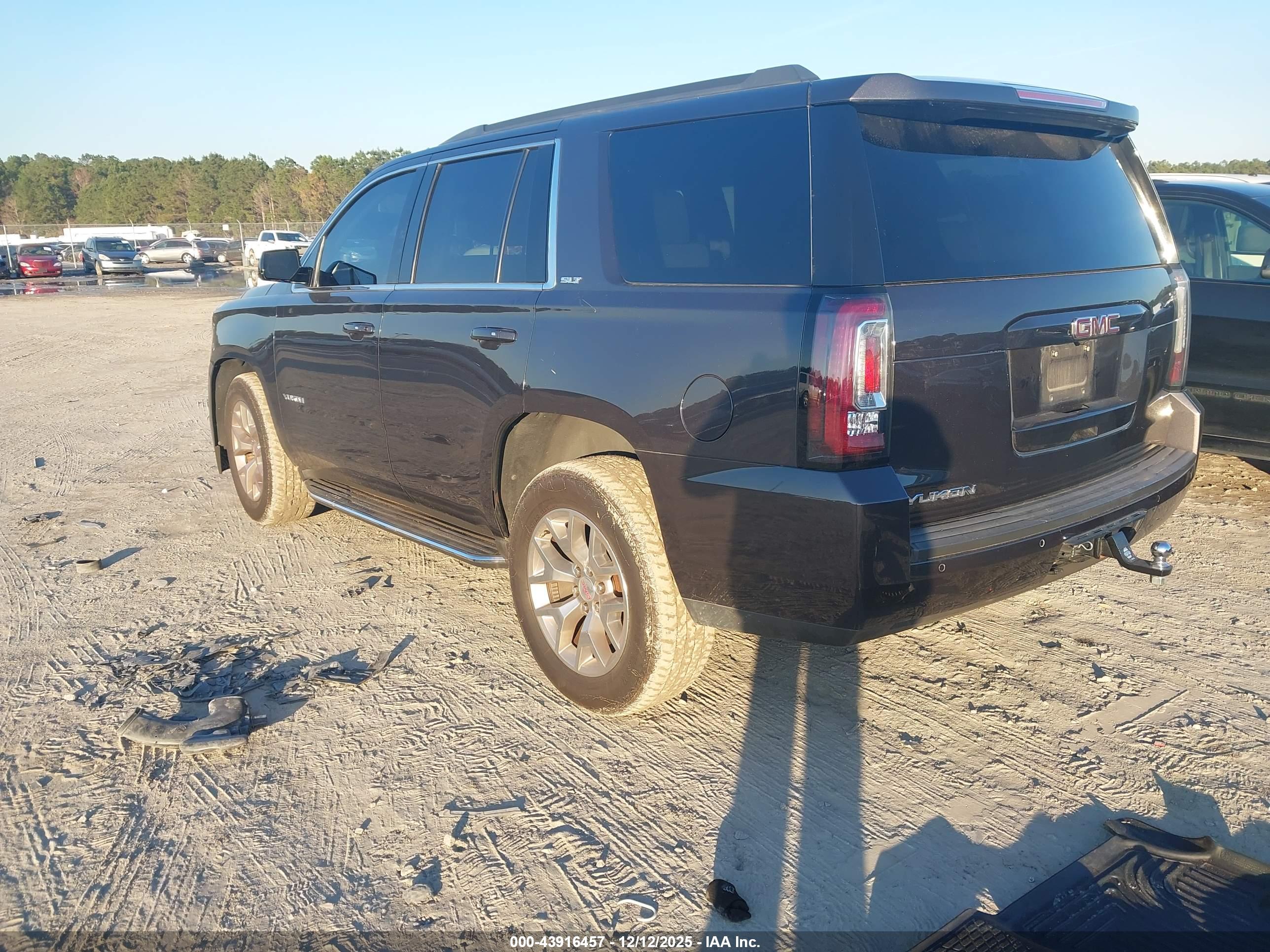 GMC YUKON image 3