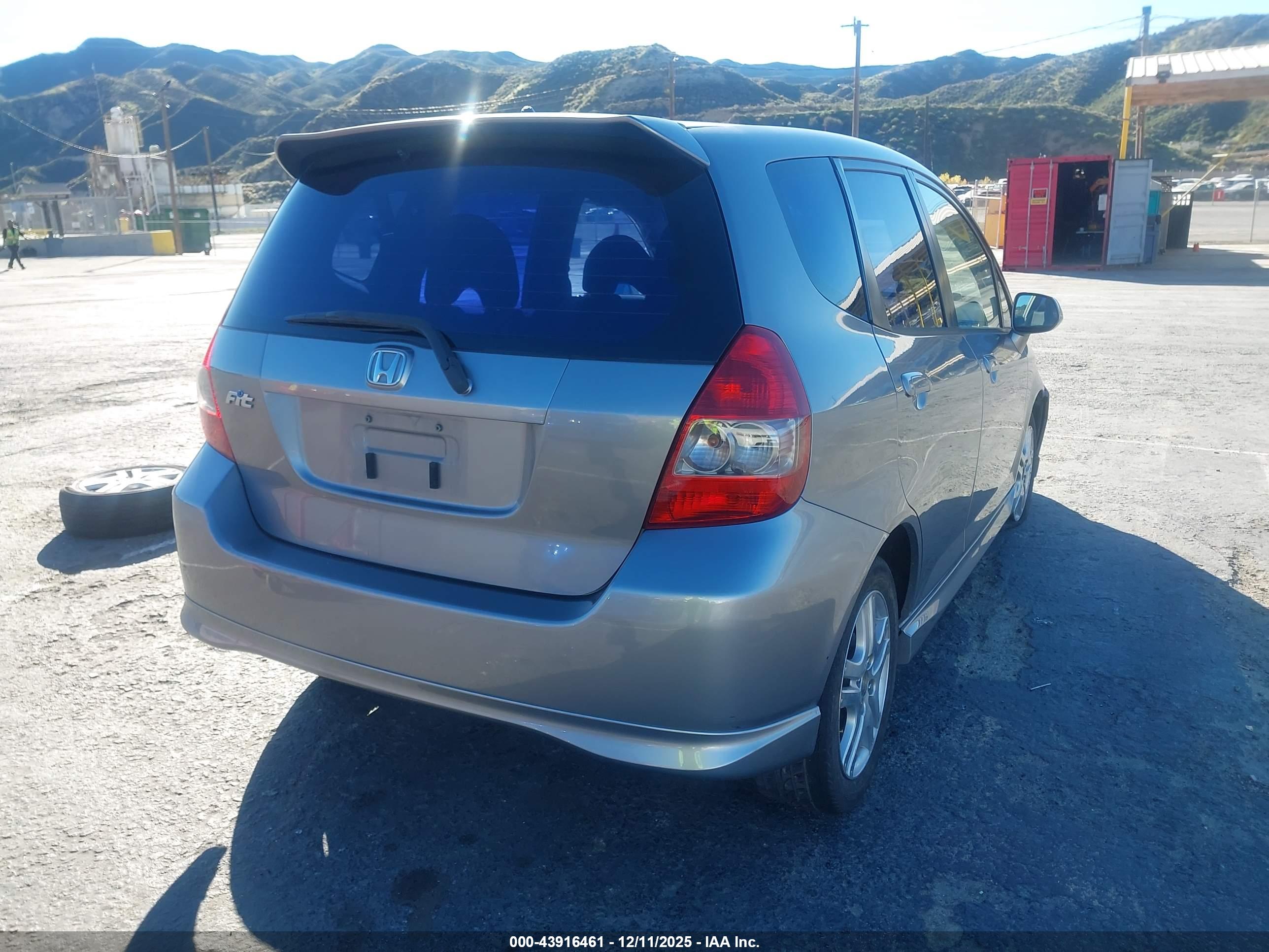 HONDA FIT image 4