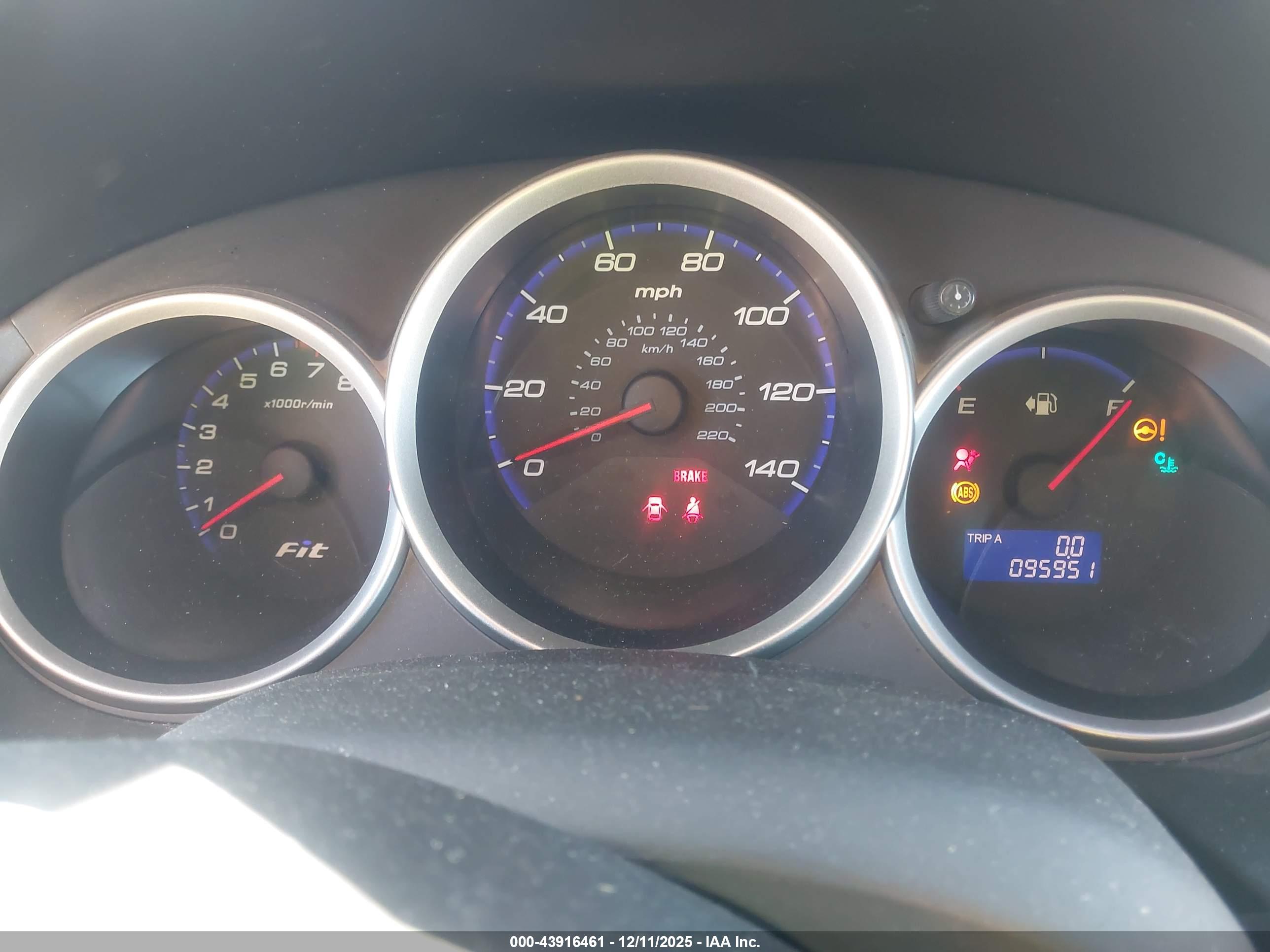 HONDA FIT image 7