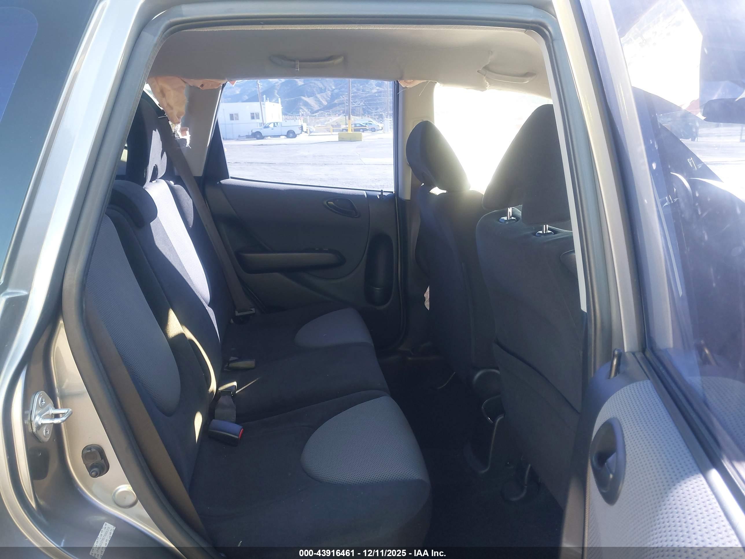 HONDA FIT image 8