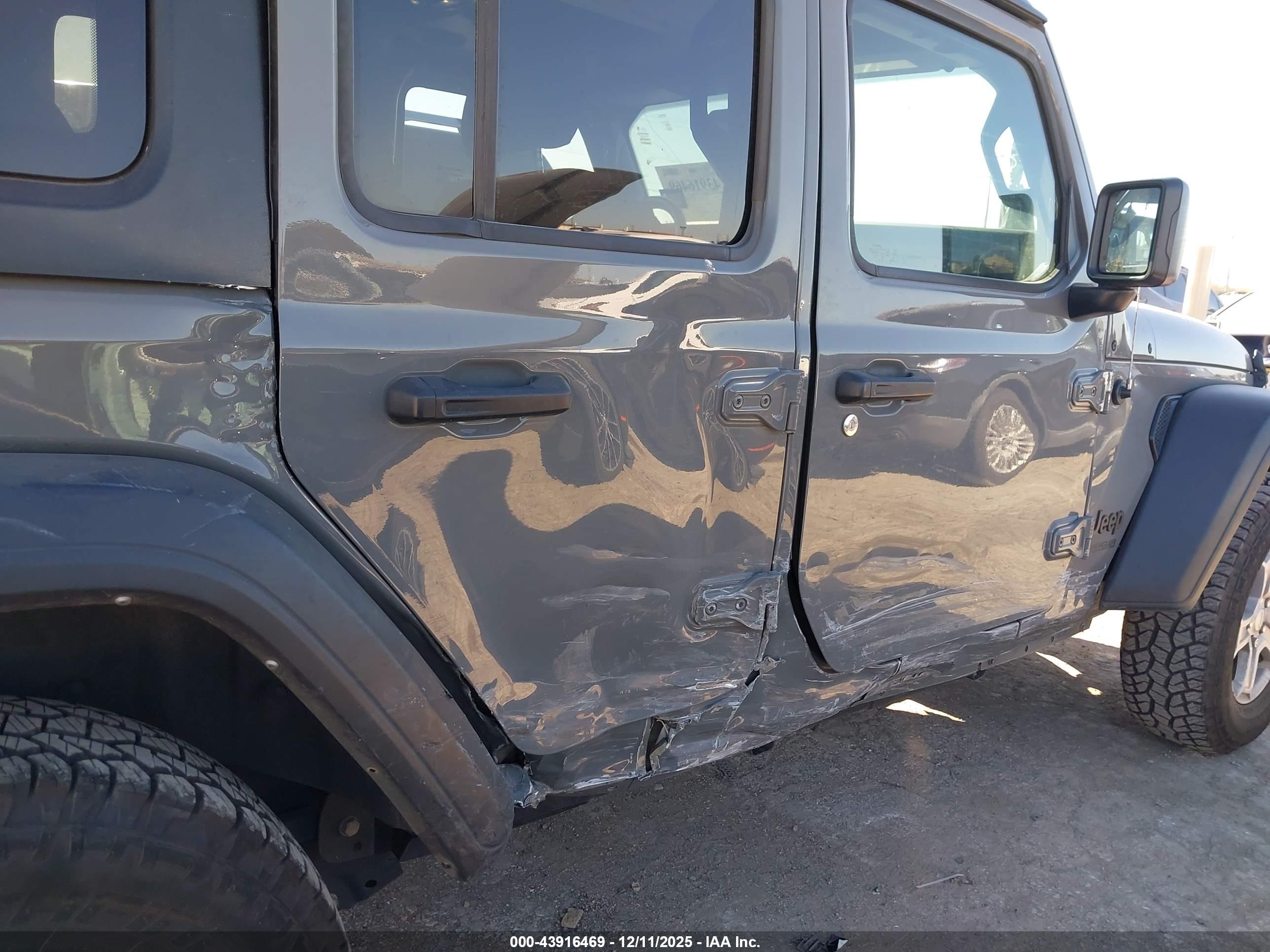 JEEP WRANGLER image 6