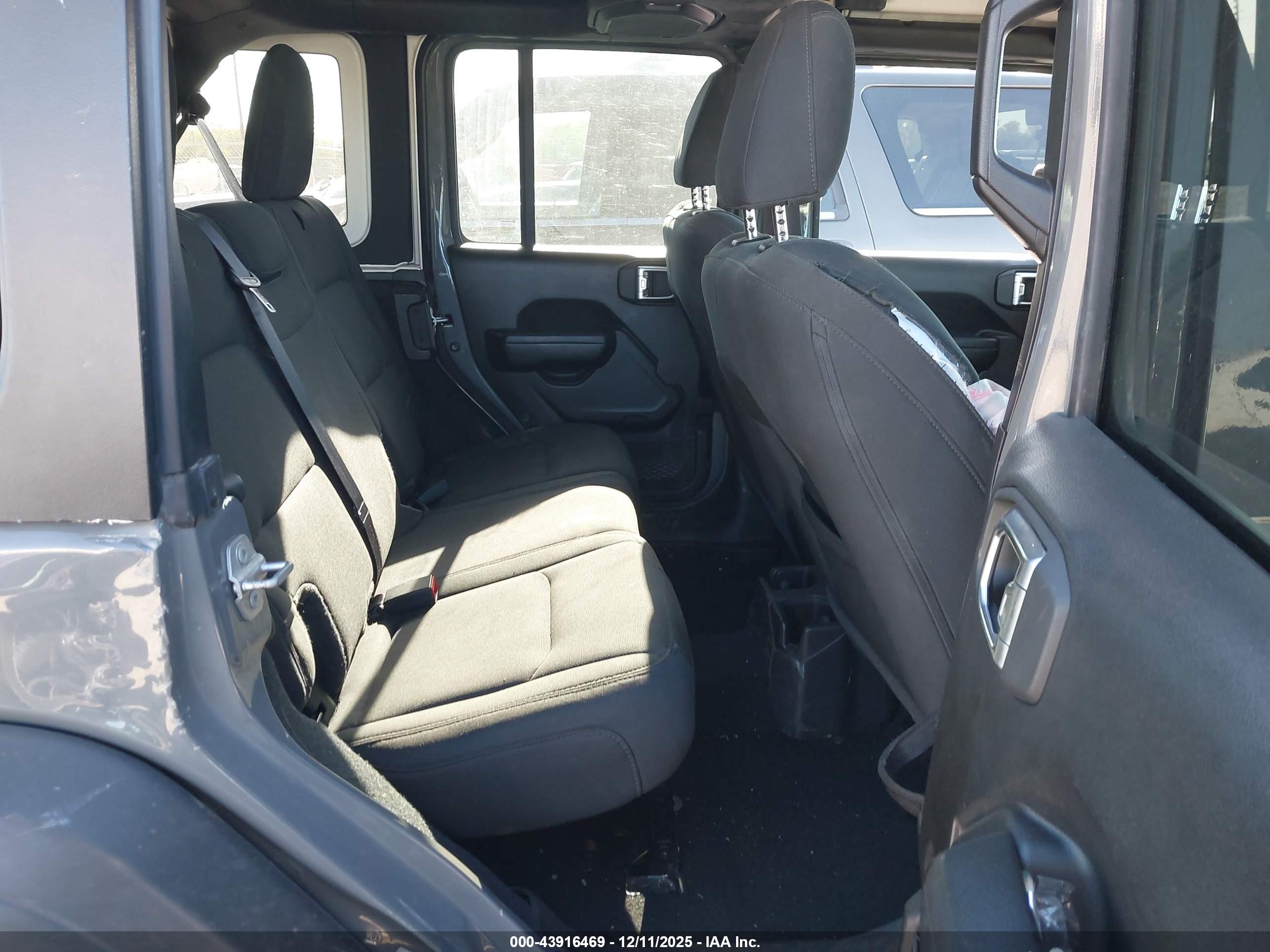 JEEP WRANGLER image 8