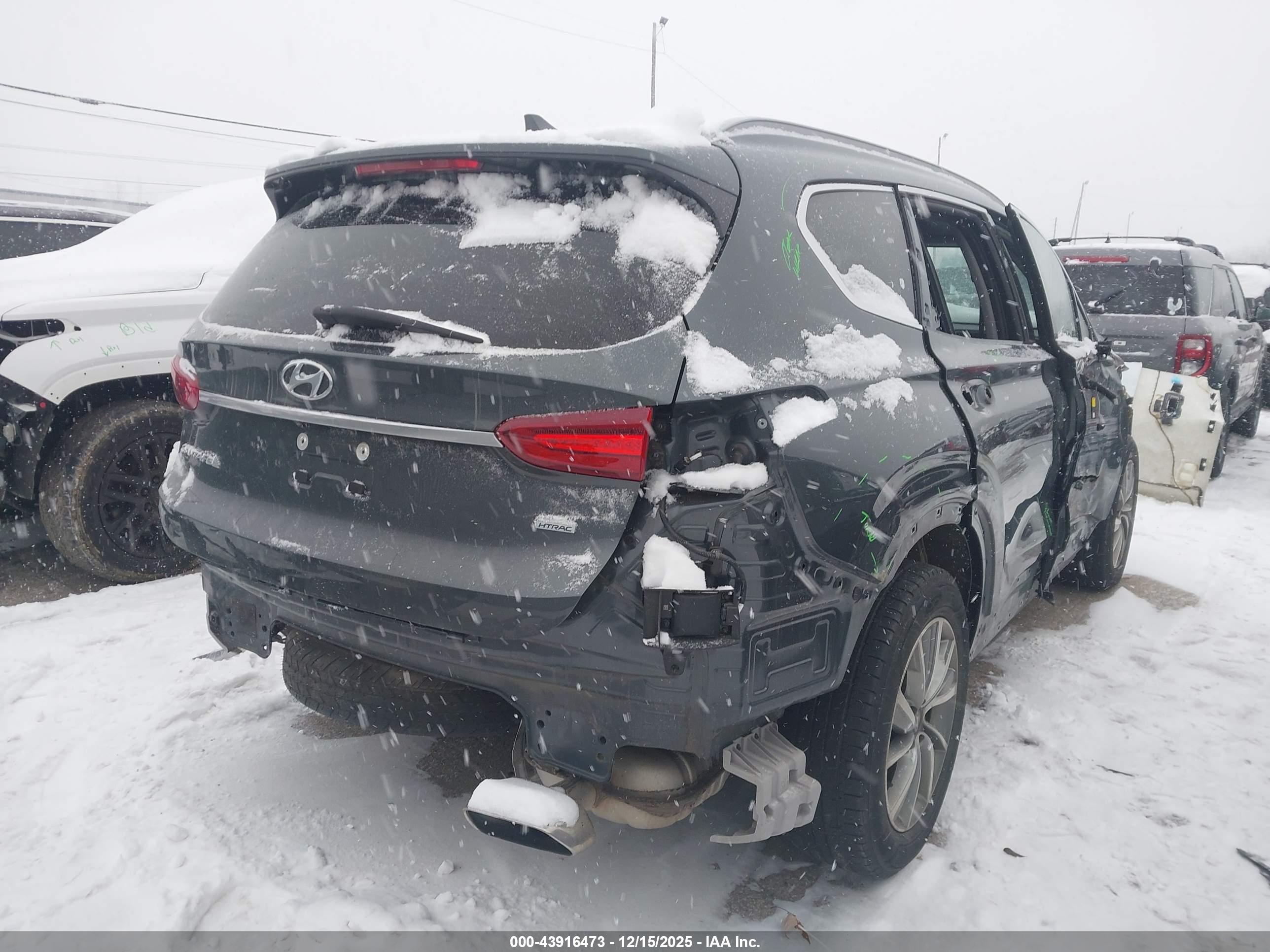 HYUNDAI SANTA image 4