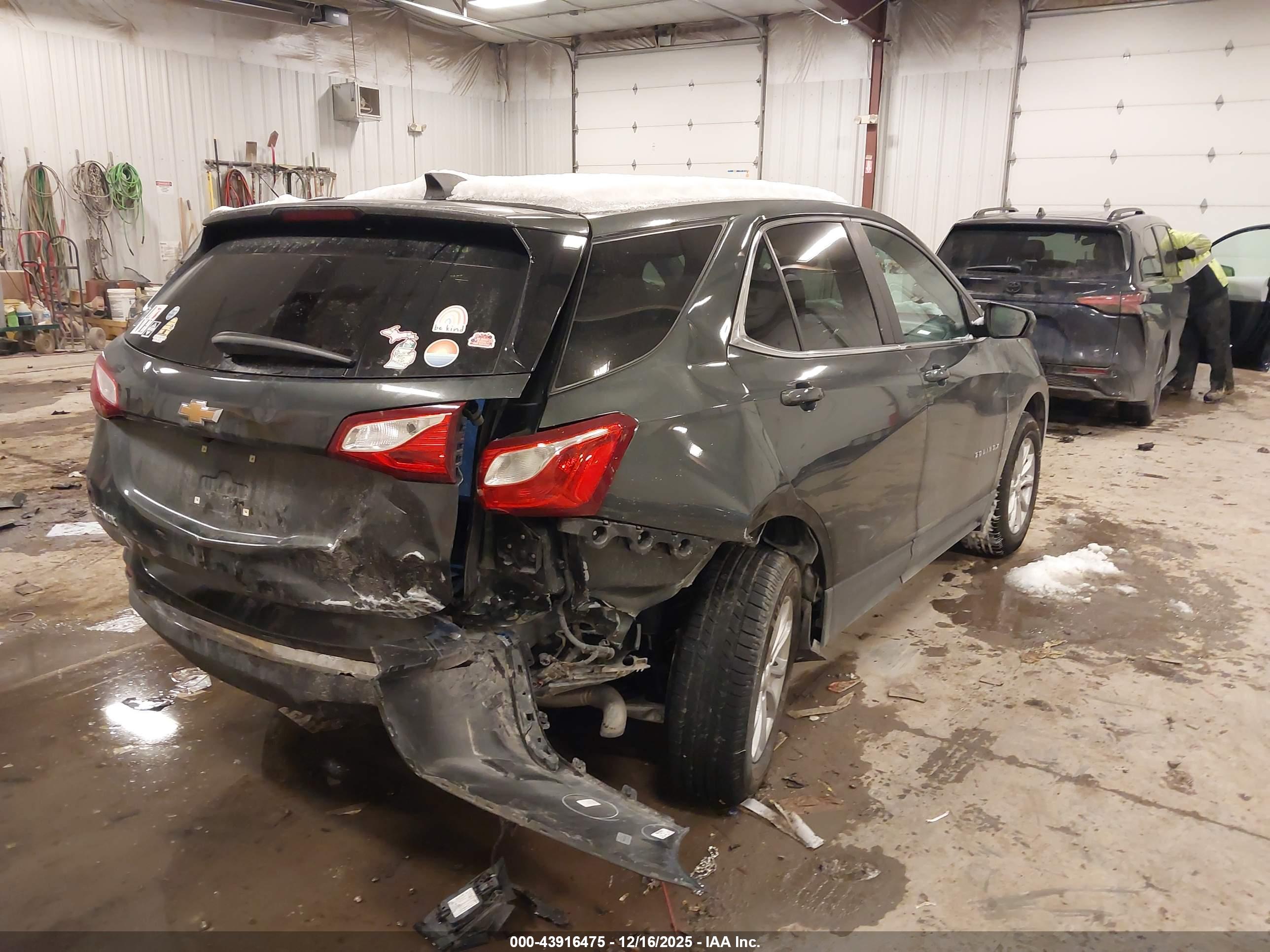 CHEVROLET EQUINOX image 4